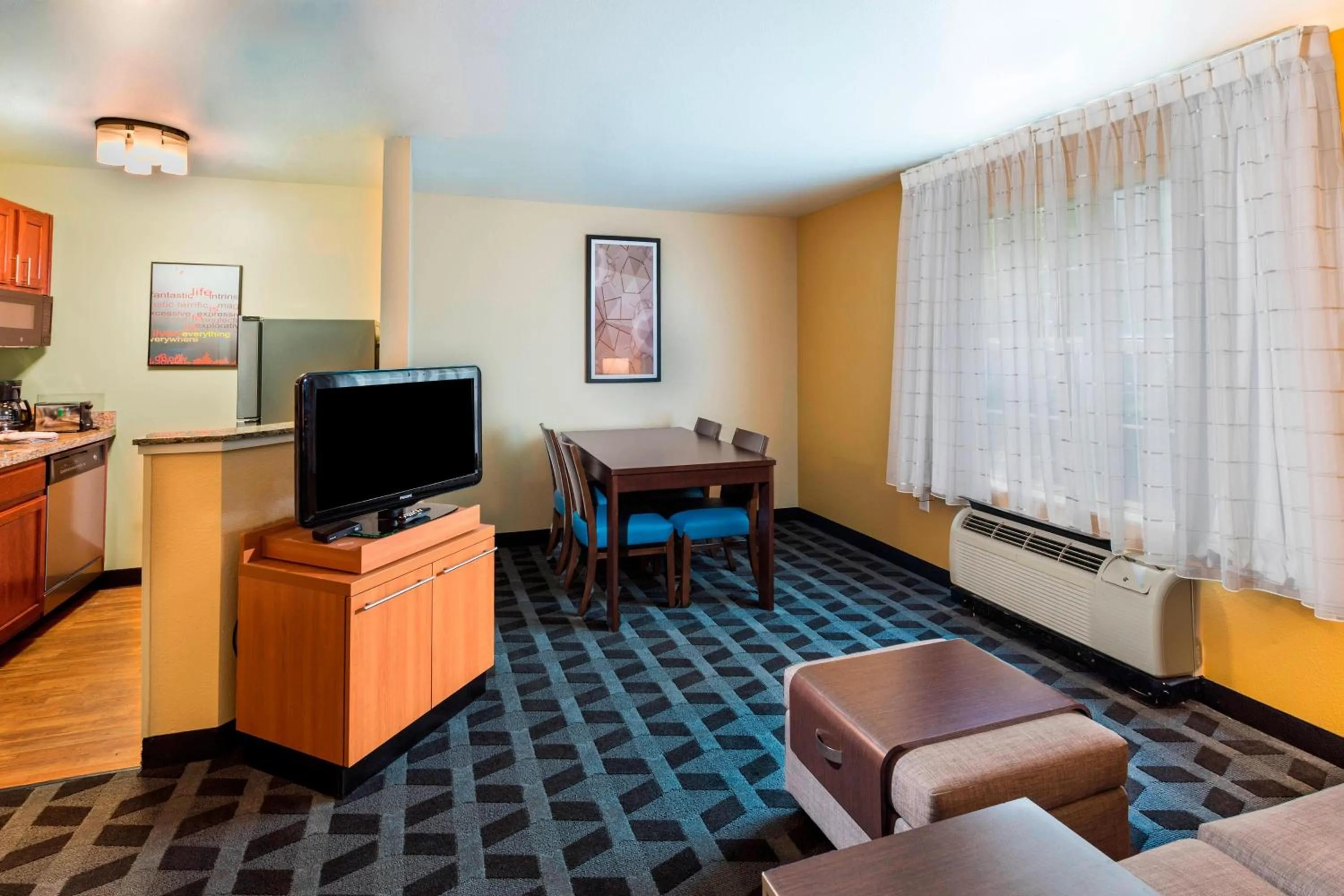 Living room in TownePlace Suites by Marriott Atlanta Kennesaw