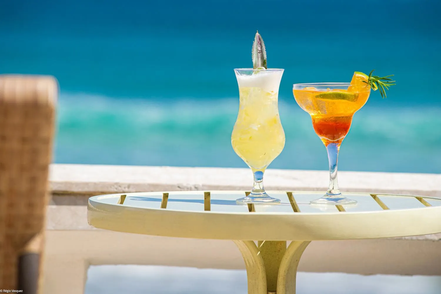 Drinks in Chez Pitu Praia Hotel