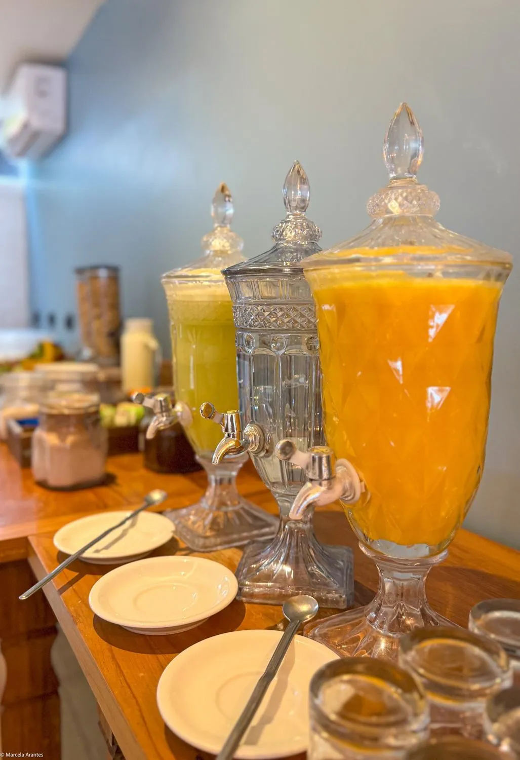 Buffet breakfast in Chez Pitu Praia Hotel