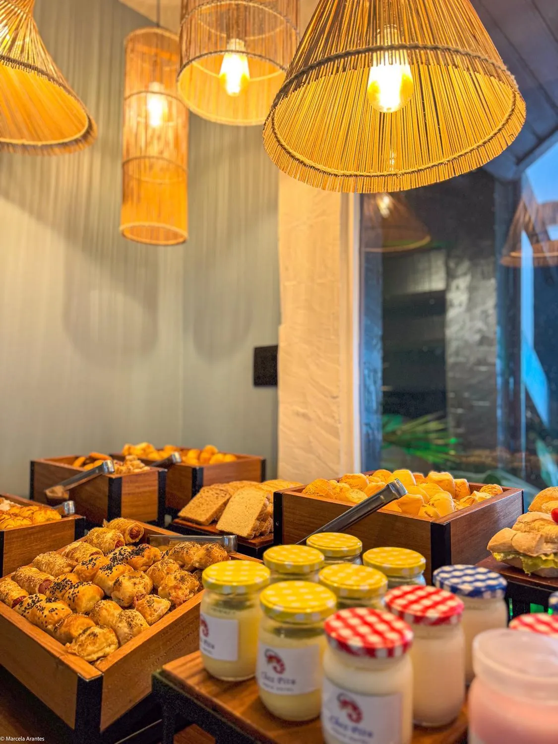 Buffet breakfast in Chez Pitu Praia Hotel