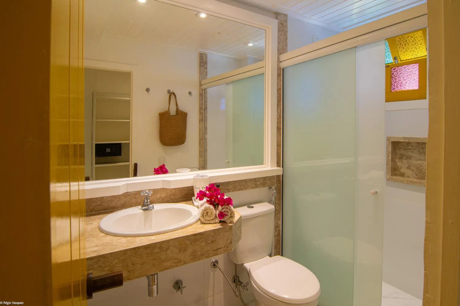 Bathroom in Chez Pitu Praia Hotel