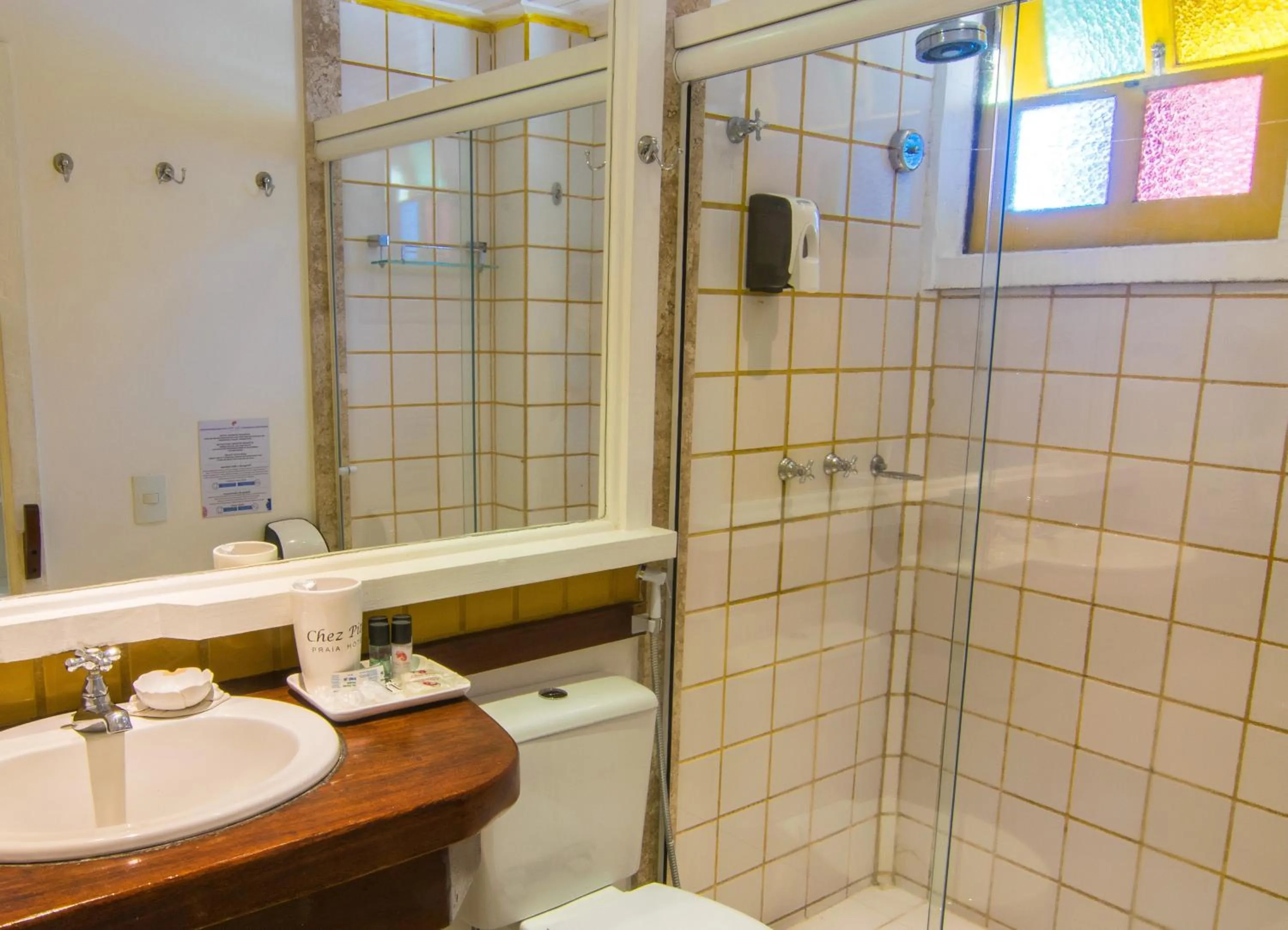 Bathroom in Chez Pitu Praia Hotel