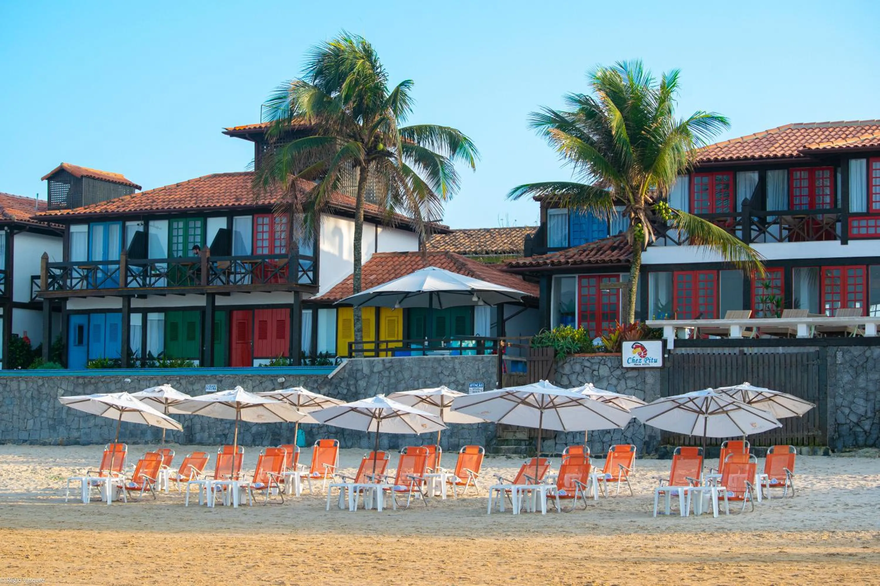 Property building in Chez Pitu Praia Hotel