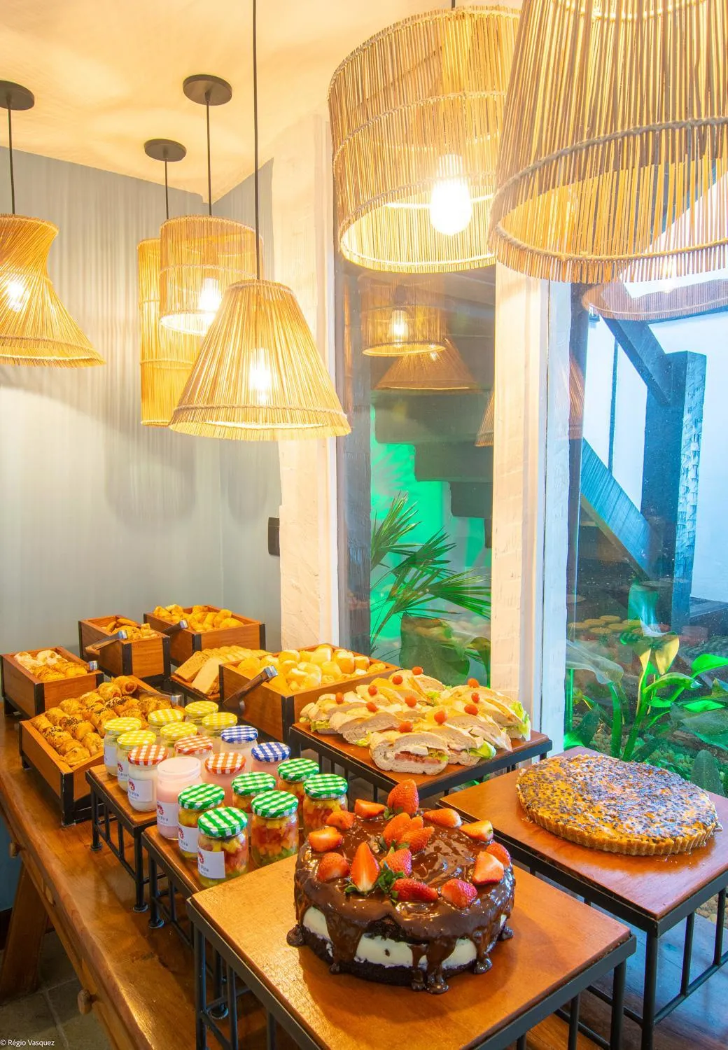 Buffet breakfast in Chez Pitu Praia Hotel