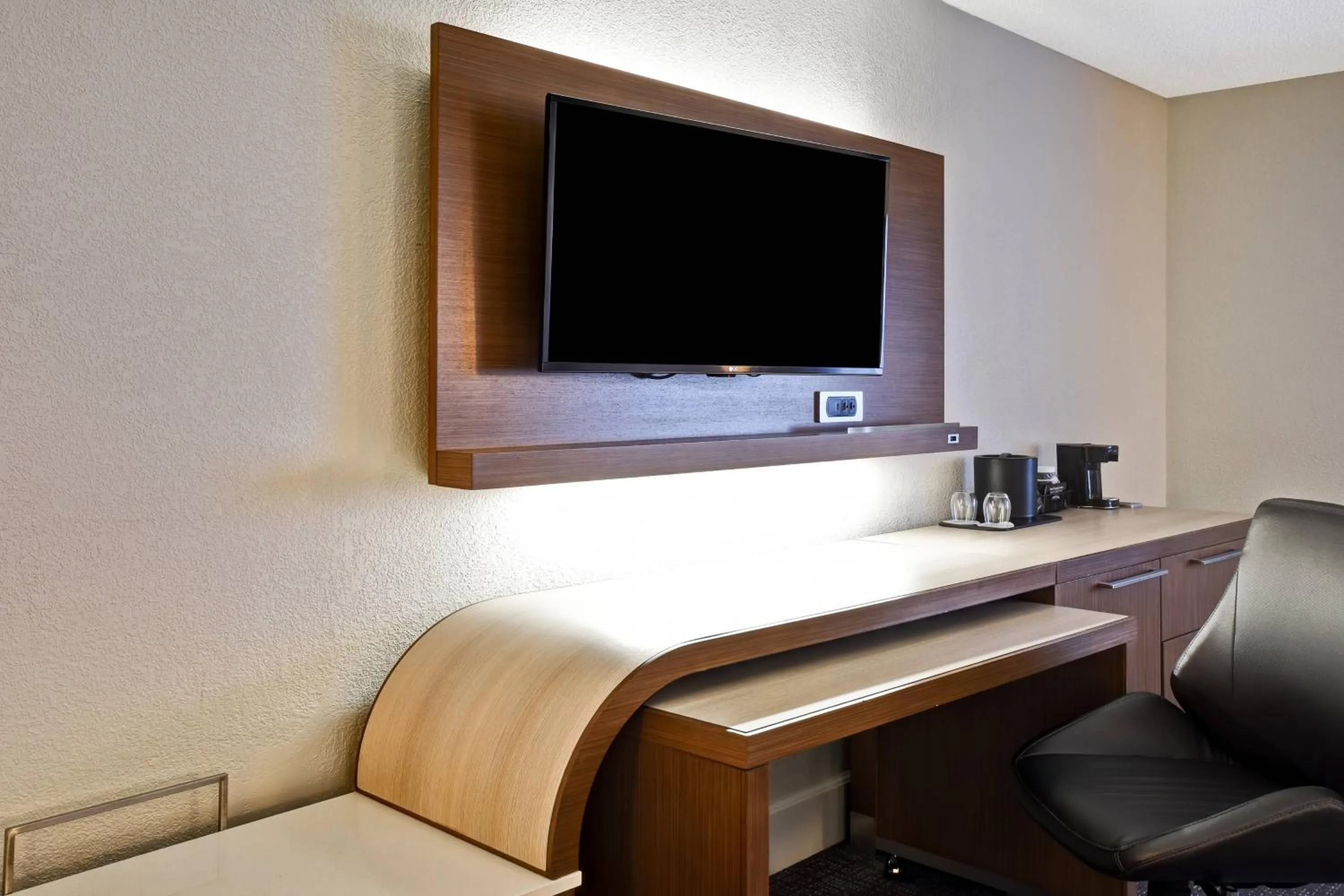 Photo of the whole room in Courtyard Cape Cod Hyannis