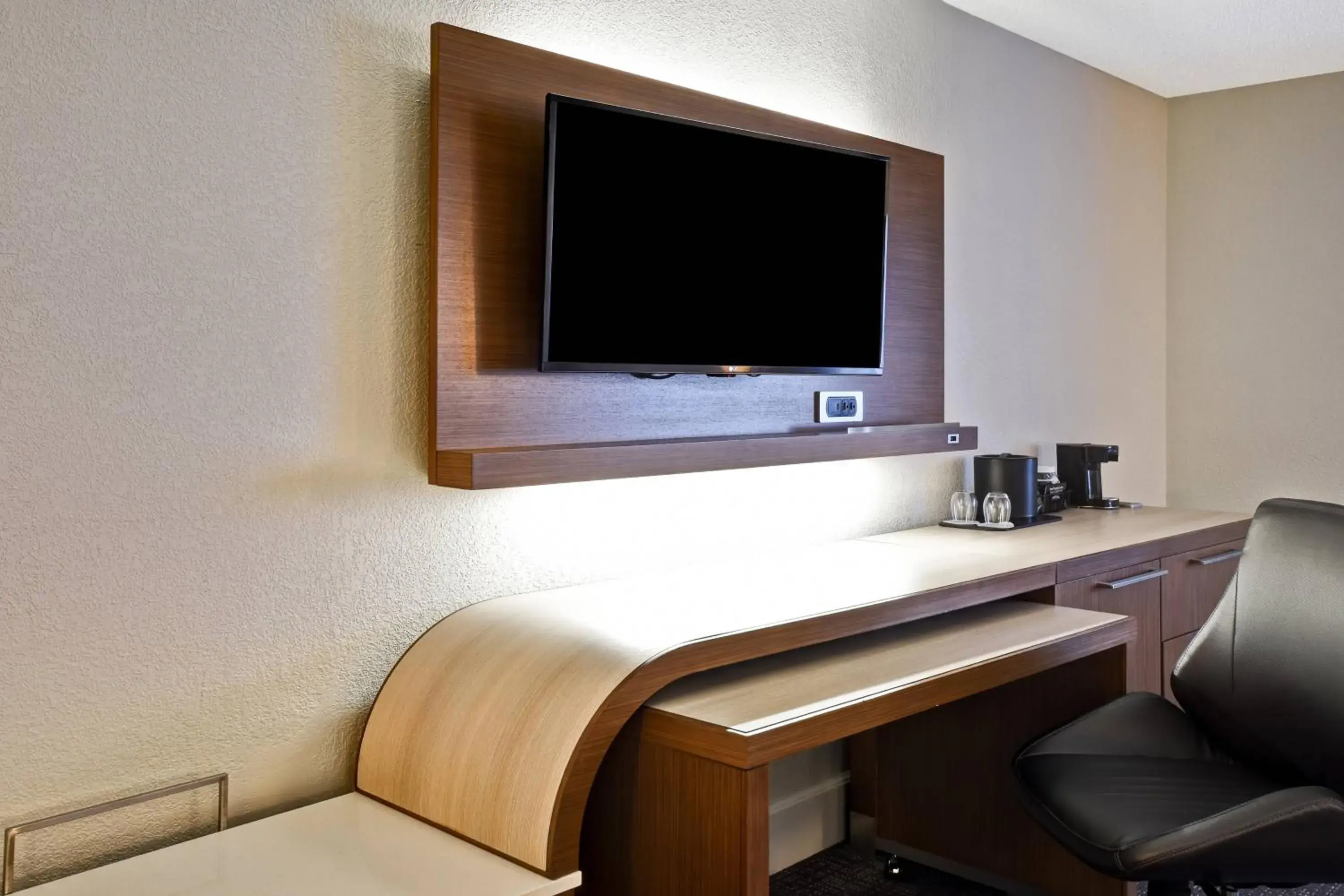 King Room in Courtyard Cape Cod Hyannis King Room in Courtyard Cape Cod Hyannis