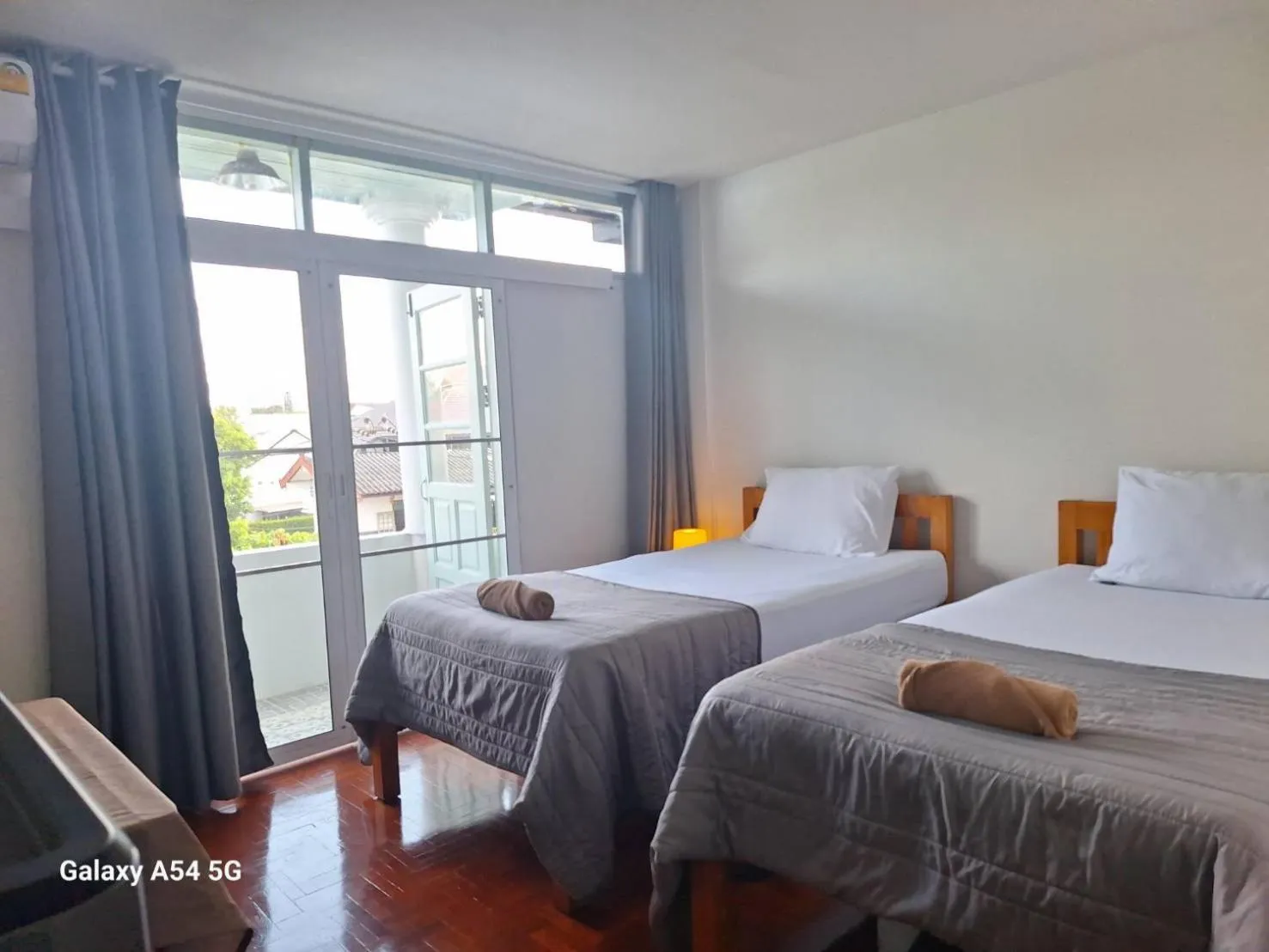 Bed in The Commonroom CNX