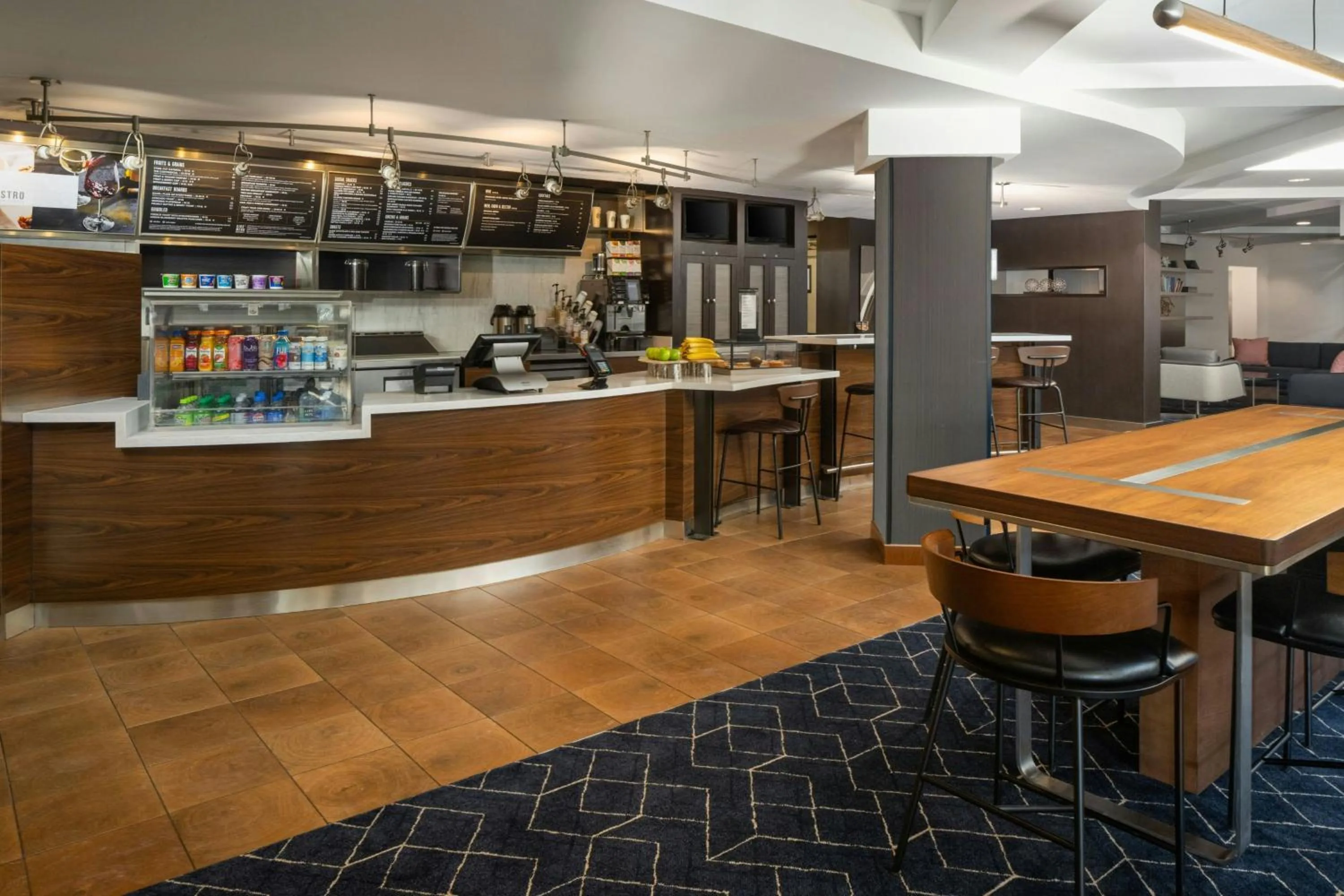 Breakfast in Courtyard Hartford Cromwell