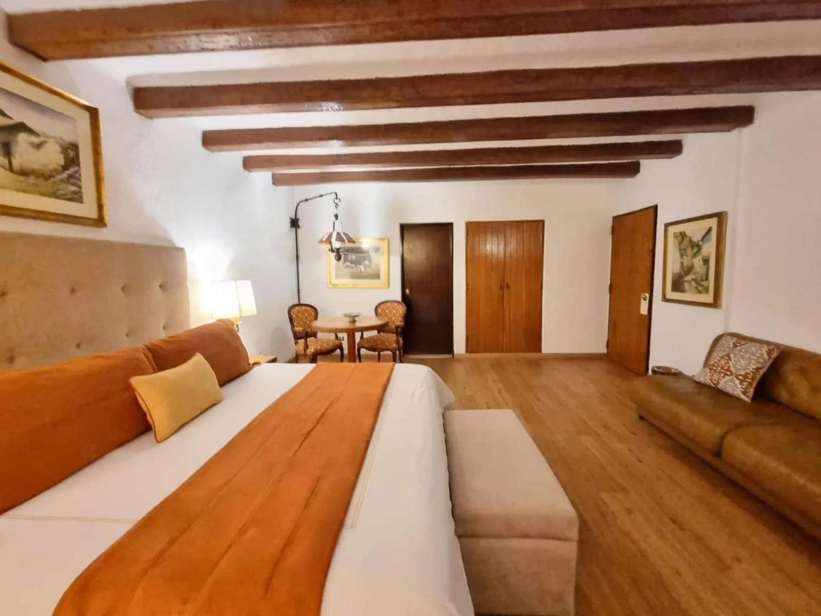 Photo of the whole room, Bed in Antara Hotel & Suites - Miraflores