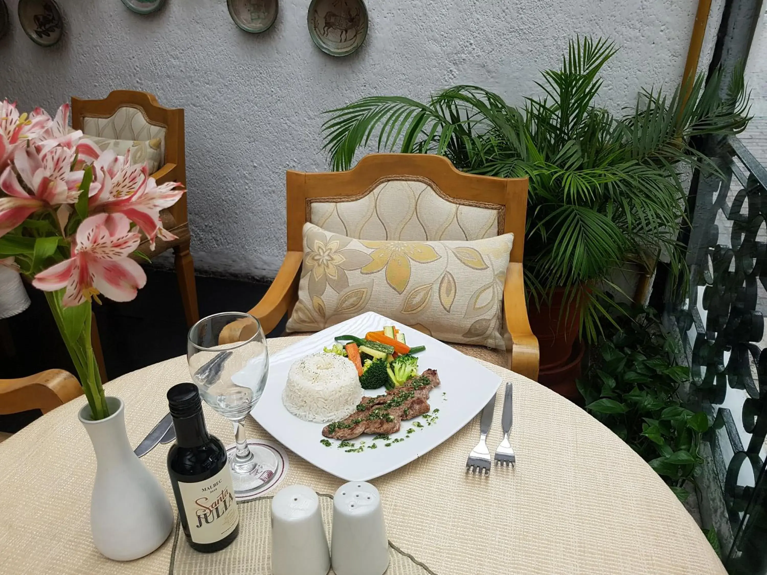 Food in Antara Hotel & Suites - Miraflores Food in Antara Hotel & Suites - Miraflores