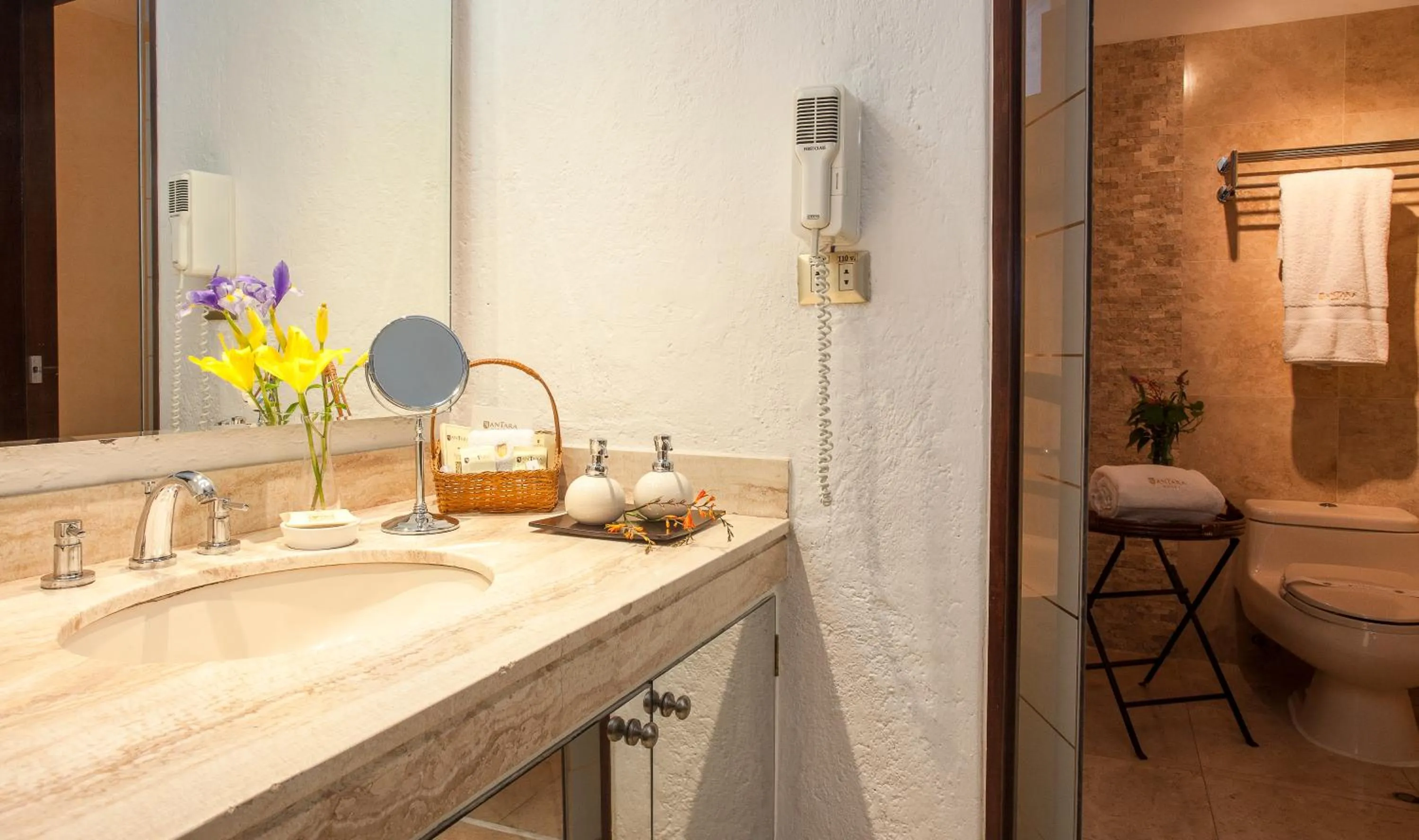 Bathroom in Antara Hotel & Suites - Miraflores