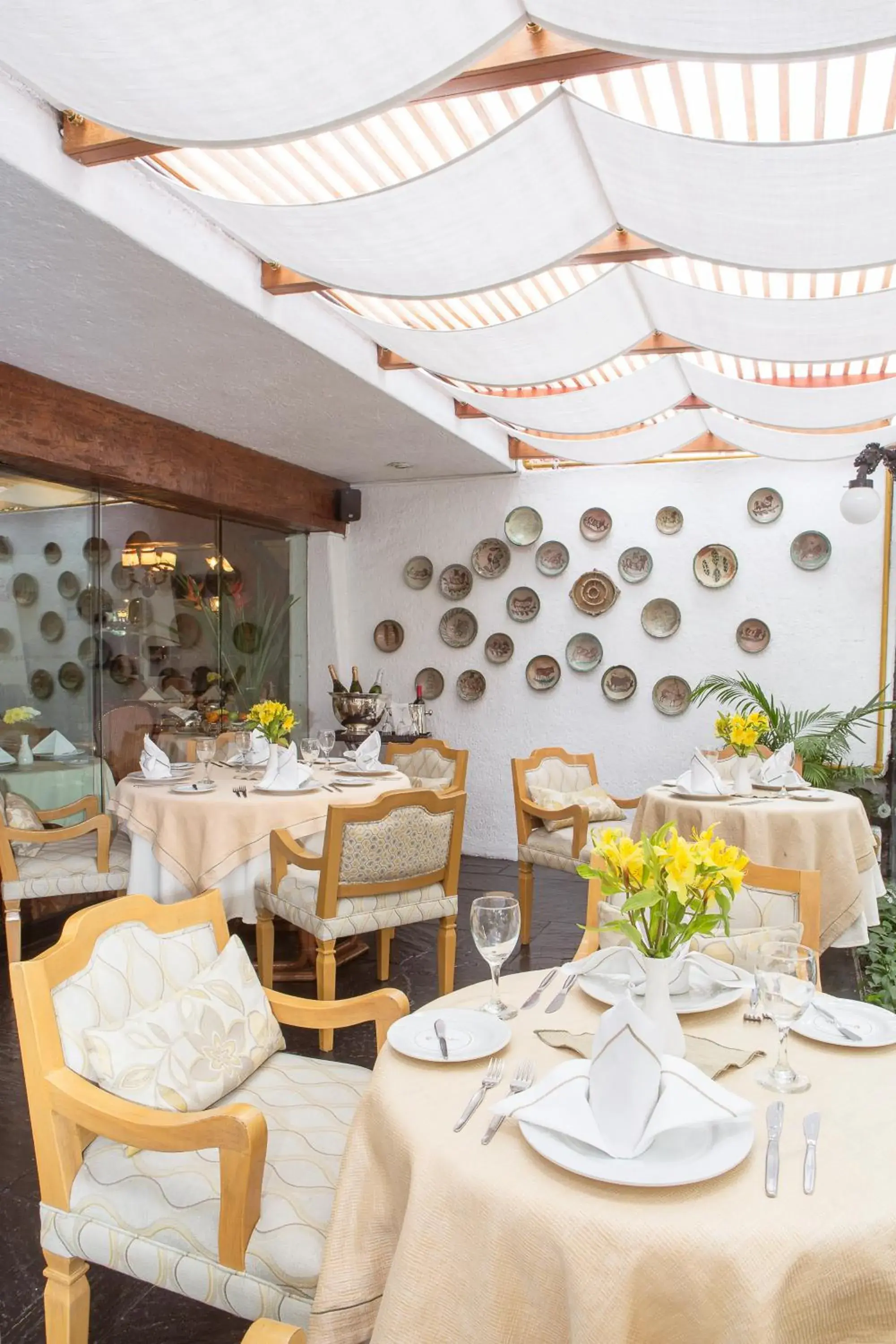 Restaurant/places to eat in Antara Hotel & Suites - Miraflores Restaurant/places to eat in Antara Hotel & Suites - Miraflores