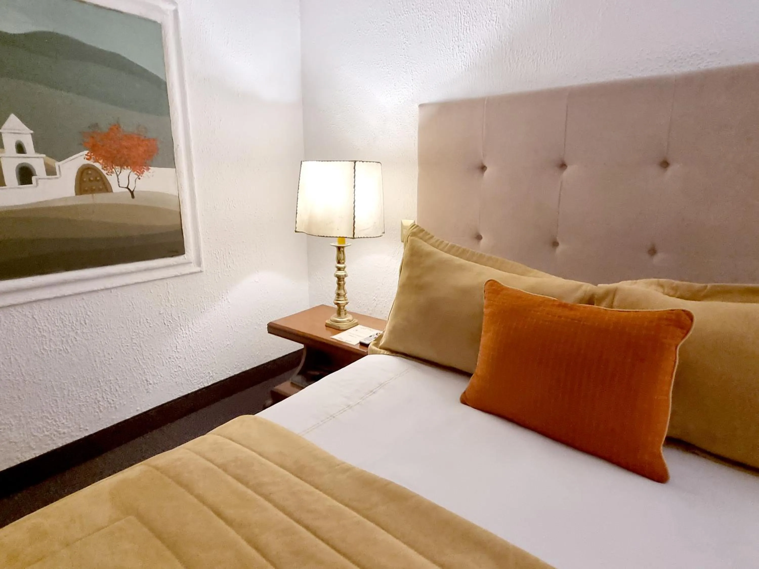 Photo of the whole room, Bed in Antara Hotel & Suites - Miraflores