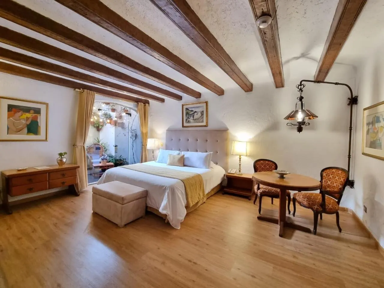 Photo of the whole room, Bed in Antara Hotel & Suites - Miraflores