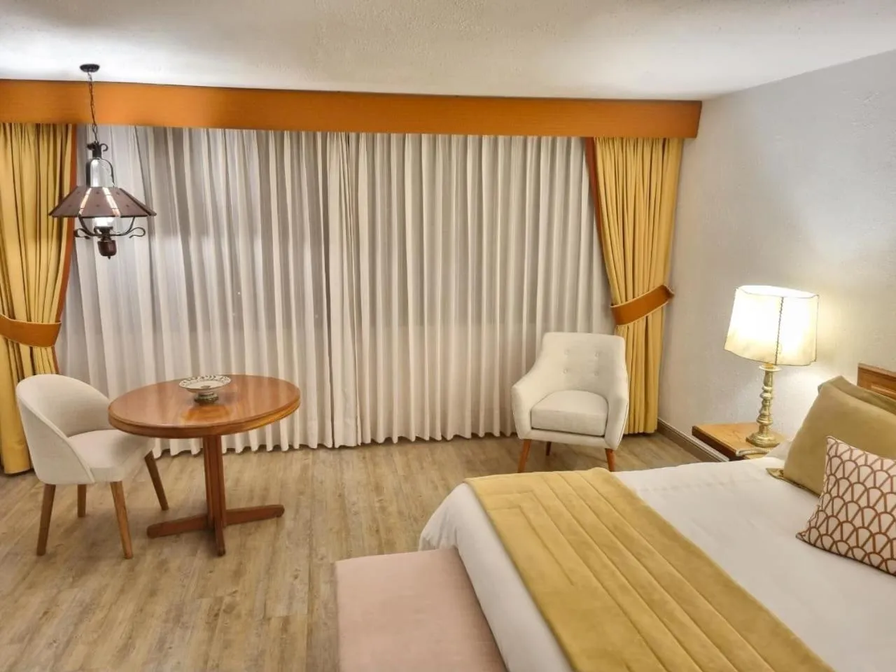 Photo of the whole room, Bed in Antara Hotel & Suites - Miraflores