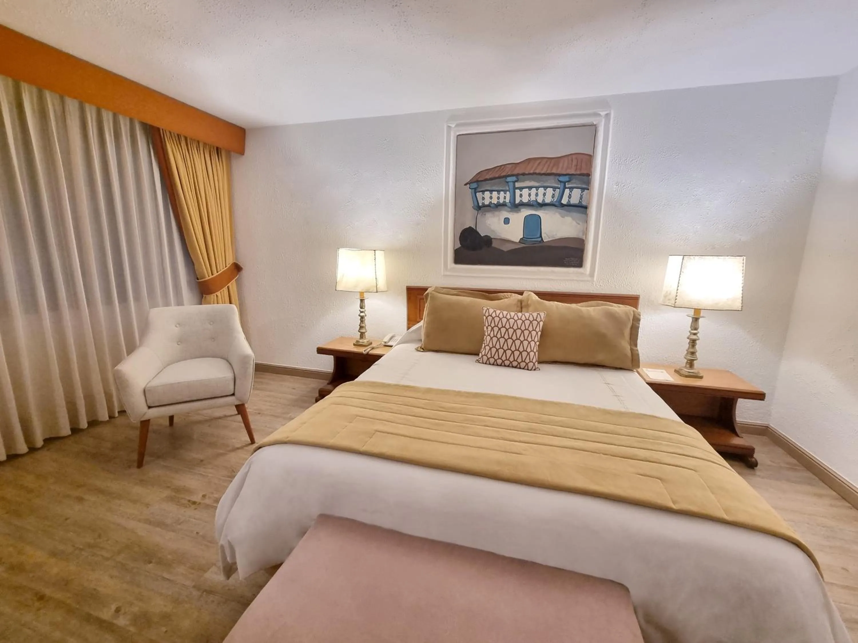 Photo of the whole room, Bed in Antara Hotel & Suites - Miraflores