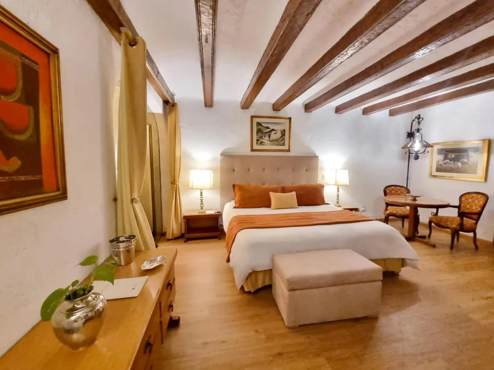 Photo of the whole room, Bed in Antara Hotel & Suites - Miraflores