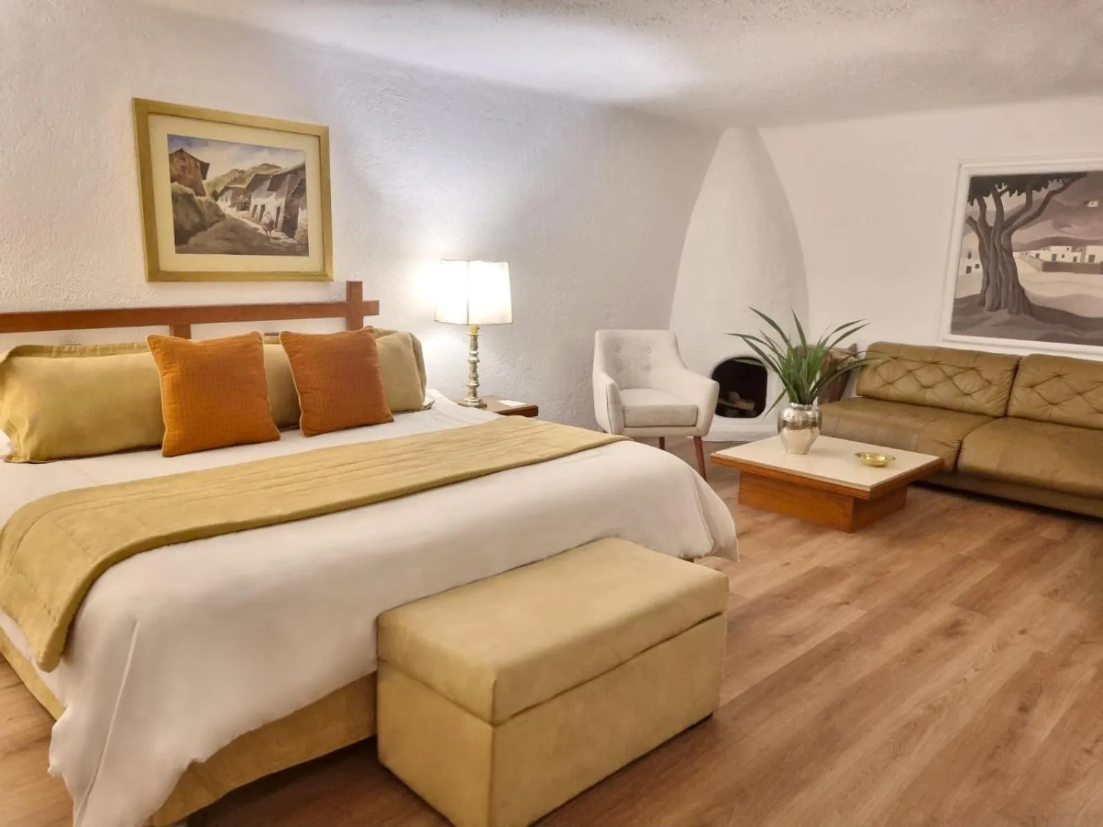 Photo of the whole room, Bed in Antara Hotel & Suites - Miraflores