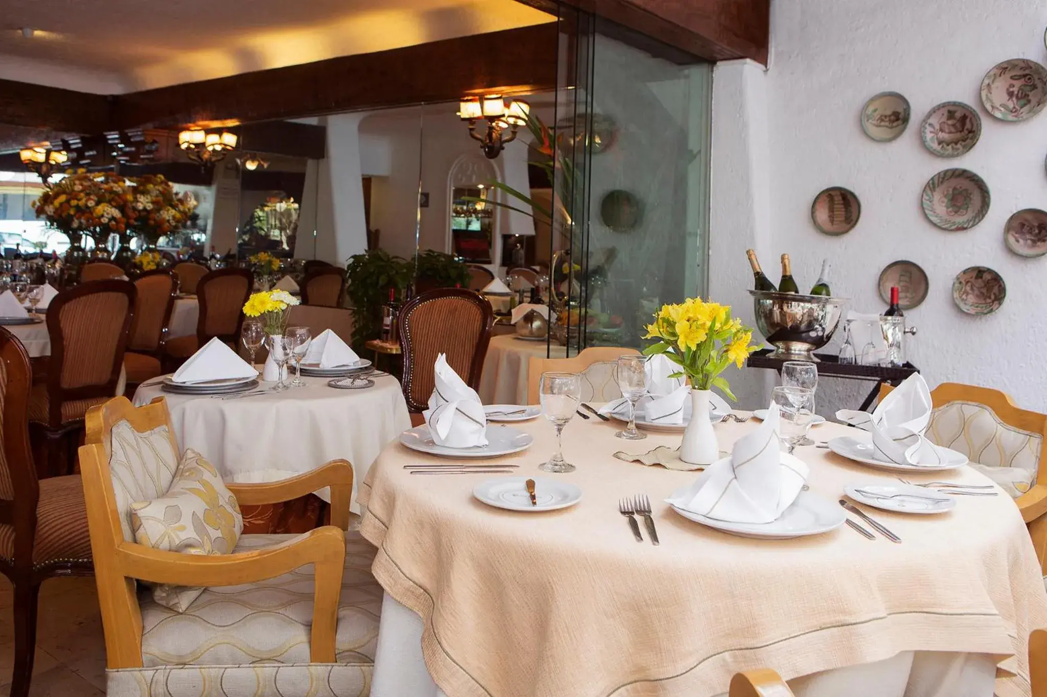 Restaurant/places to eat in Antara Hotel & Suites - Miraflores Restaurant/places to eat in Antara Hotel & Suites - Miraflores