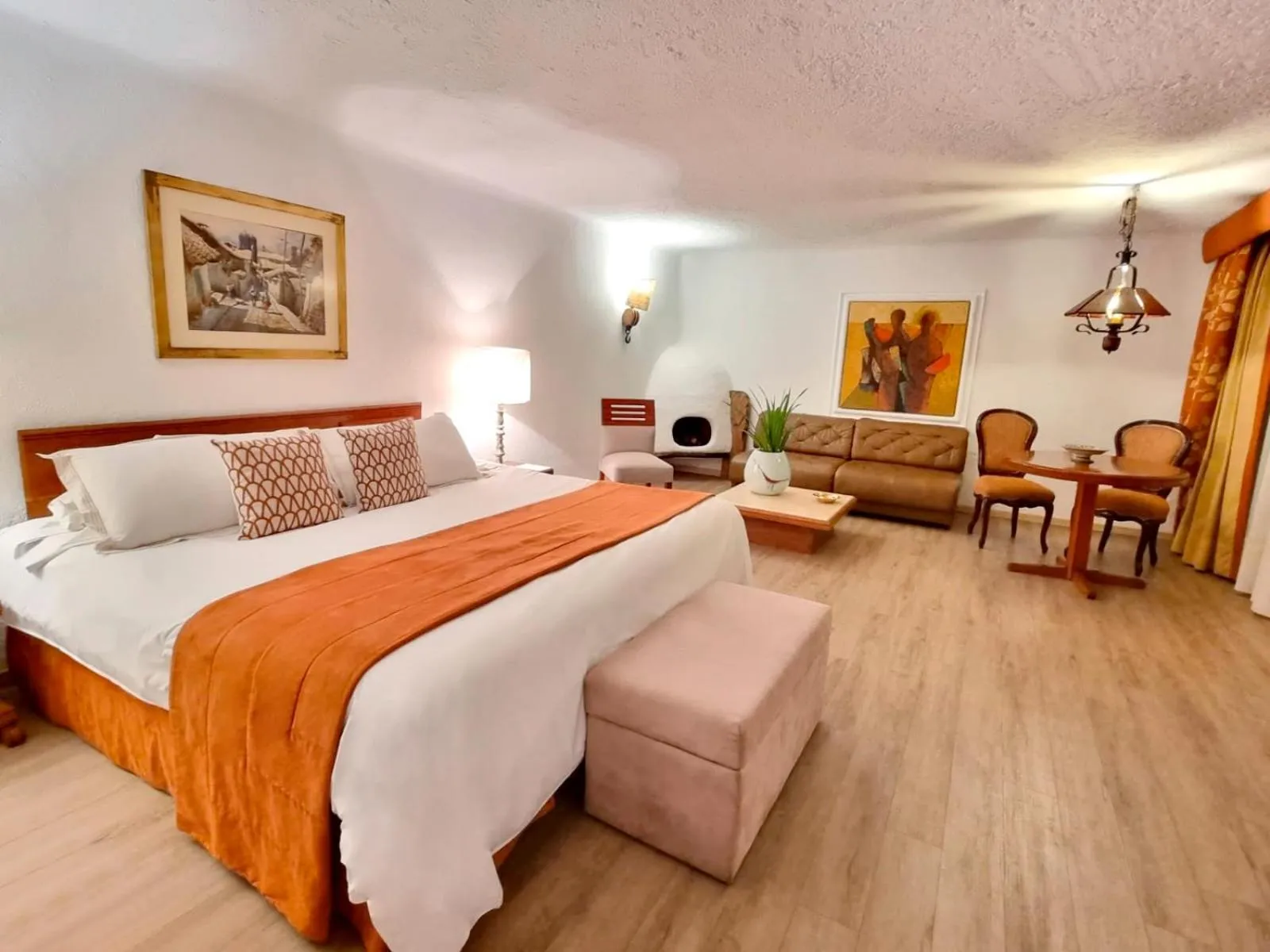 Photo of the whole room, Bed in Antara Hotel & Suites - Miraflores