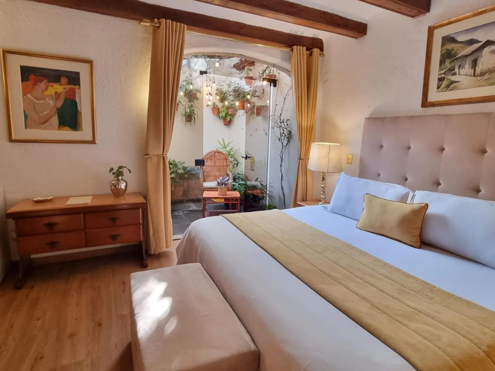 Photo of the whole room, Bed in Antara Hotel & Suites - Miraflores