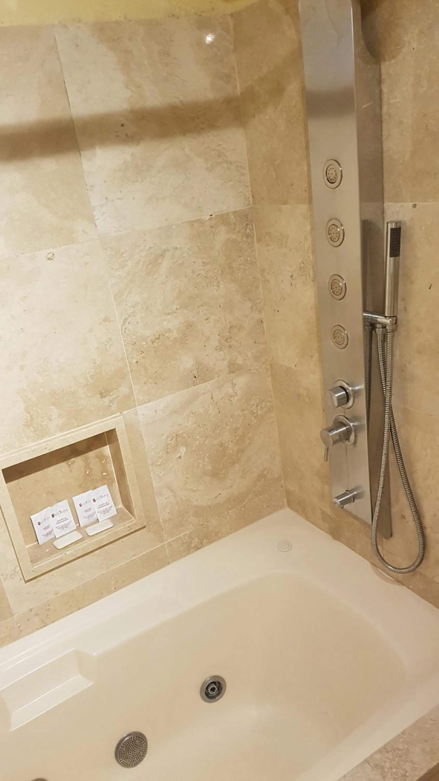 Hot Tub in Antara Hotel & Suites - Miraflores