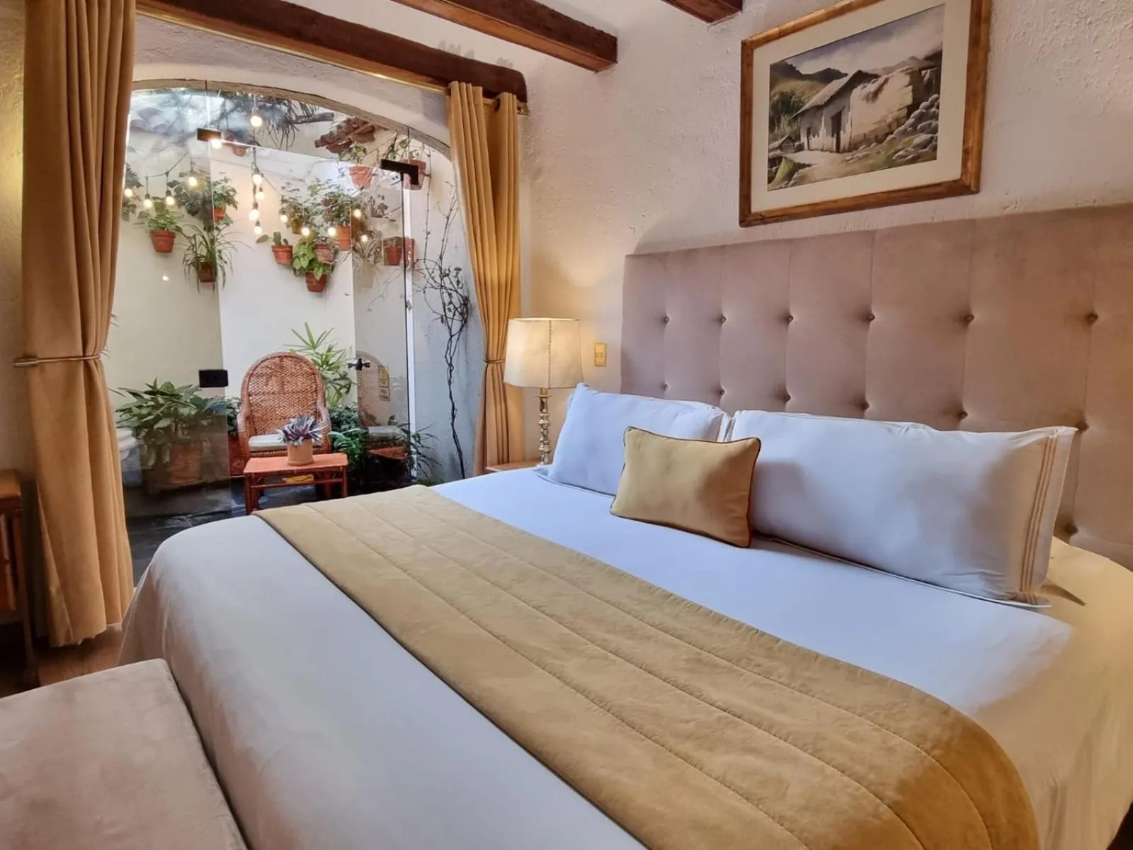 Photo of the whole room, Bed in Antara Hotel & Suites - Miraflores