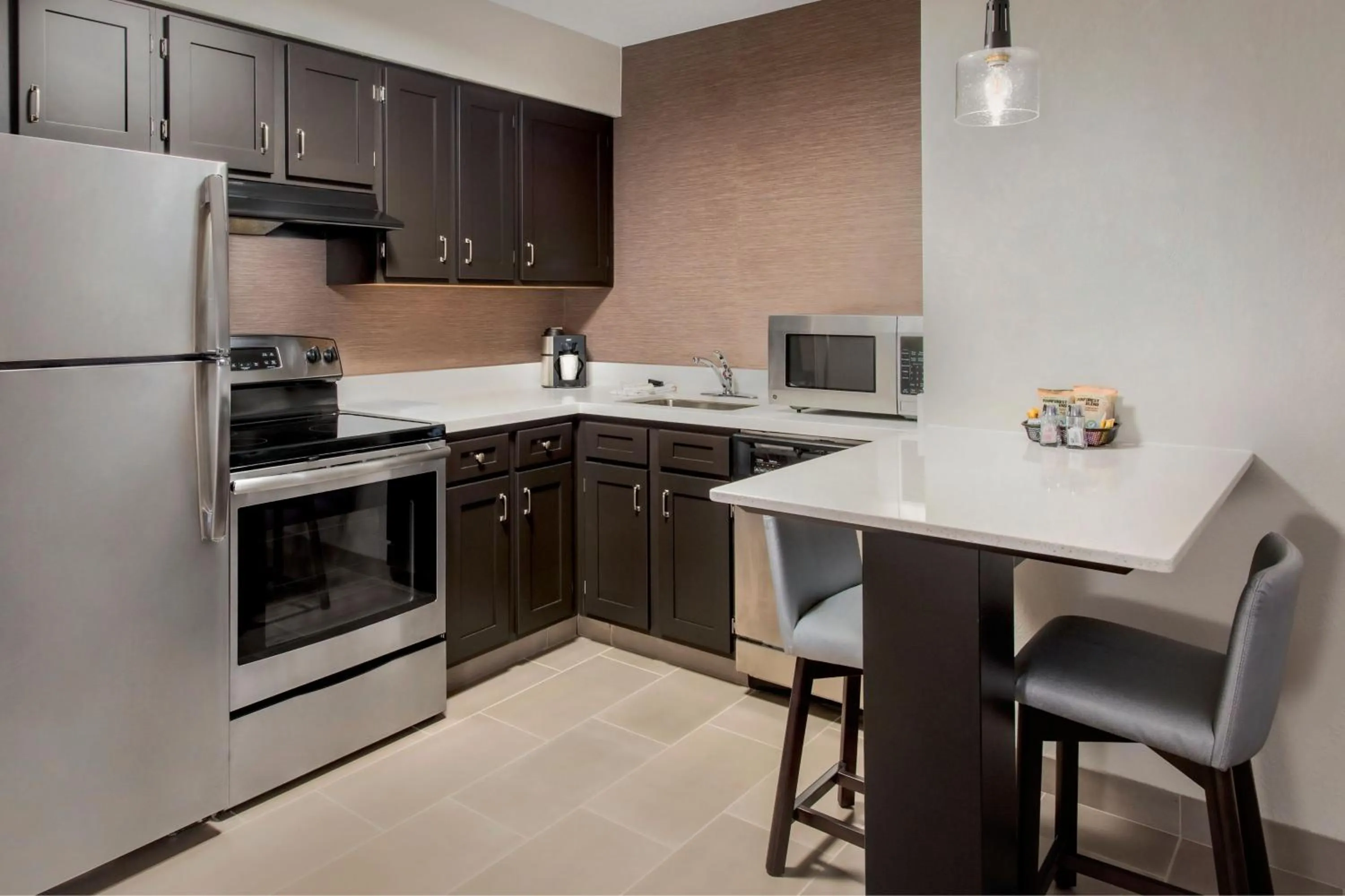 Kitchen or kitchenette in Residence Inn Hartford Manchester