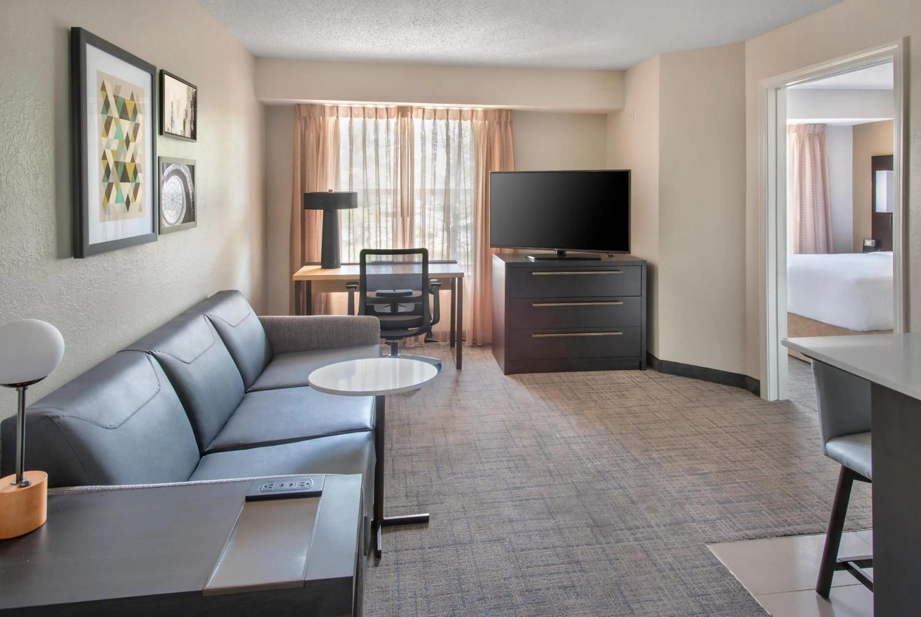 Living room, Bed in Residence Inn Hartford Manchester