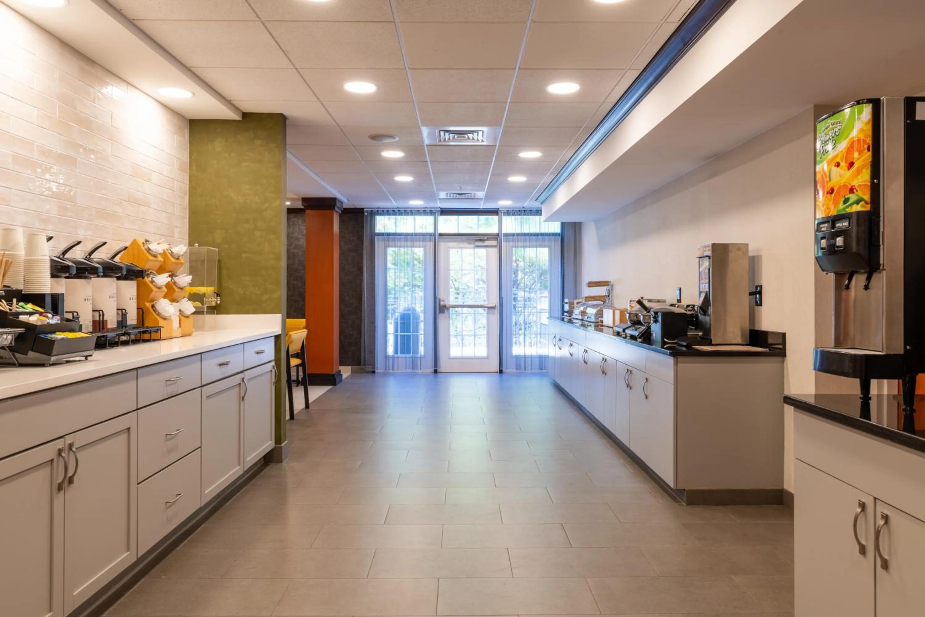 Breakfast in Fairfield Inn & Suites Hooksett