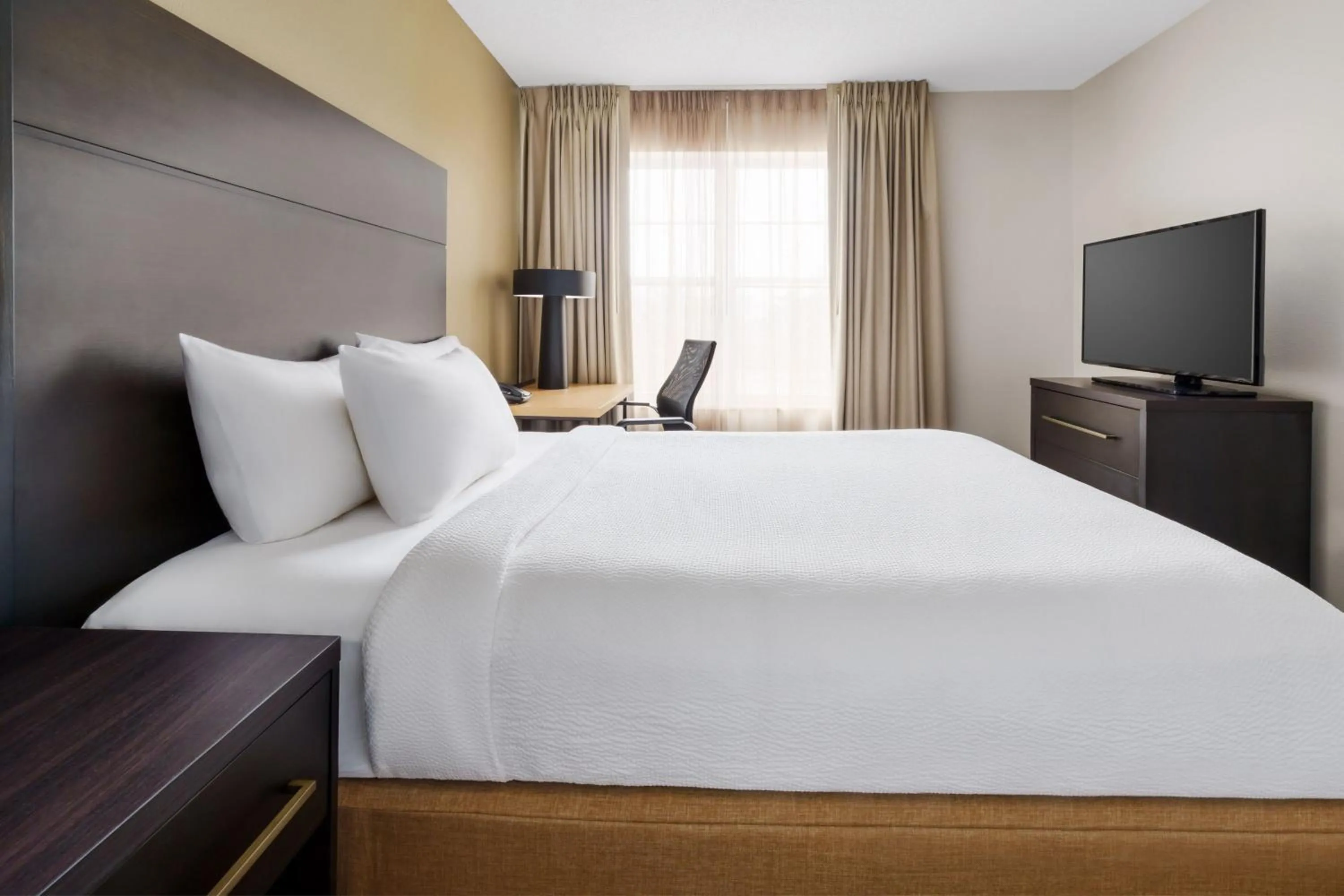 Bedroom, Bed in Residence Inn Hartford Rocky Hill