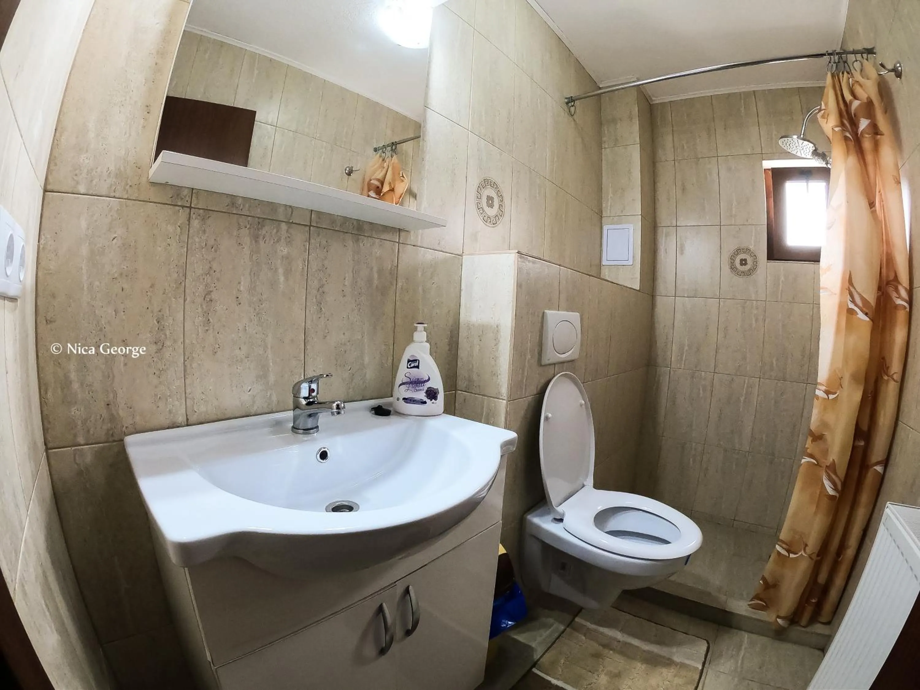 Bathroom in Hanul Patrisiei