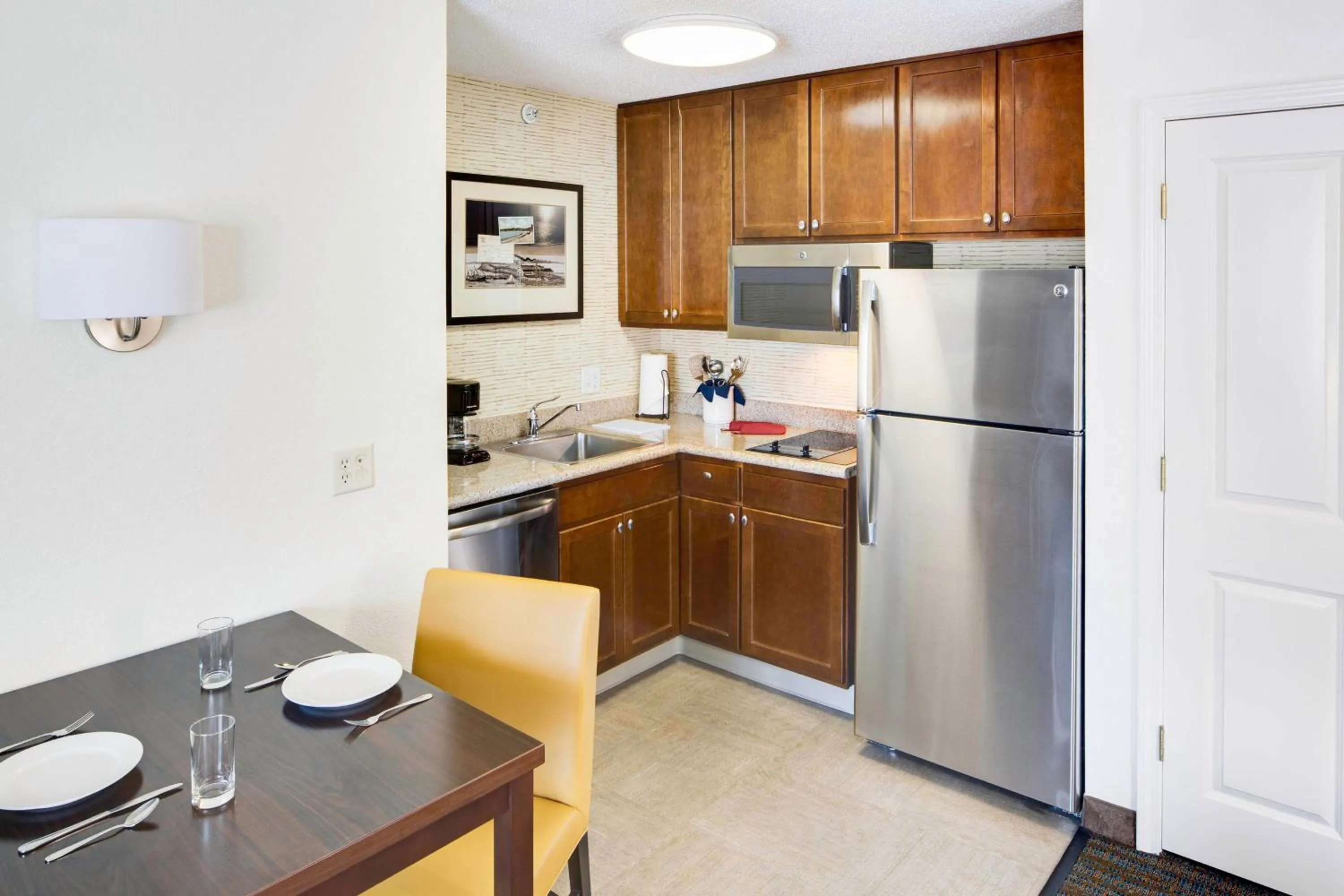 Kitchen or kitchenette in Residence Inn Milford