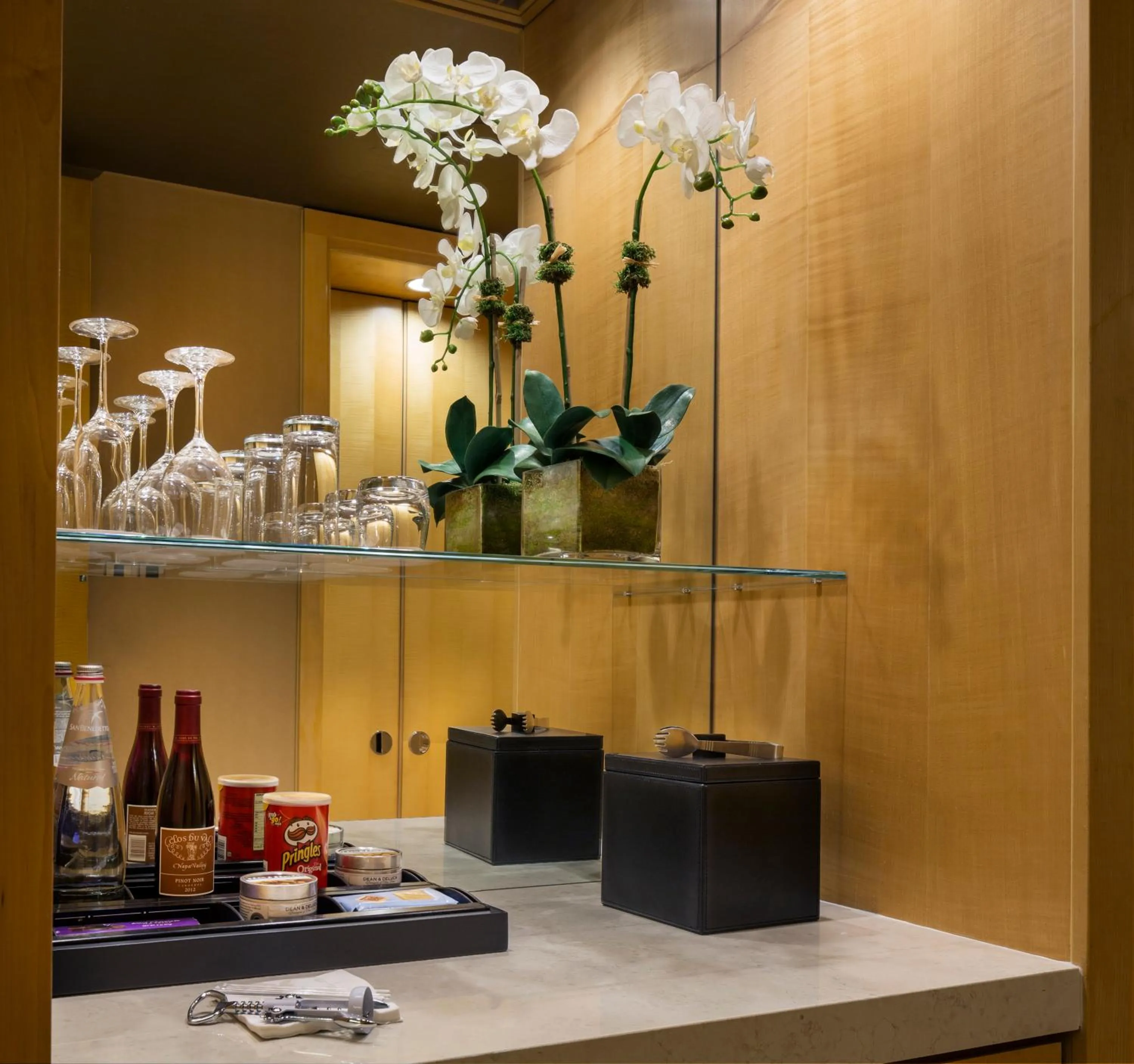 Decorative detail in Four Seasons Hotel New York