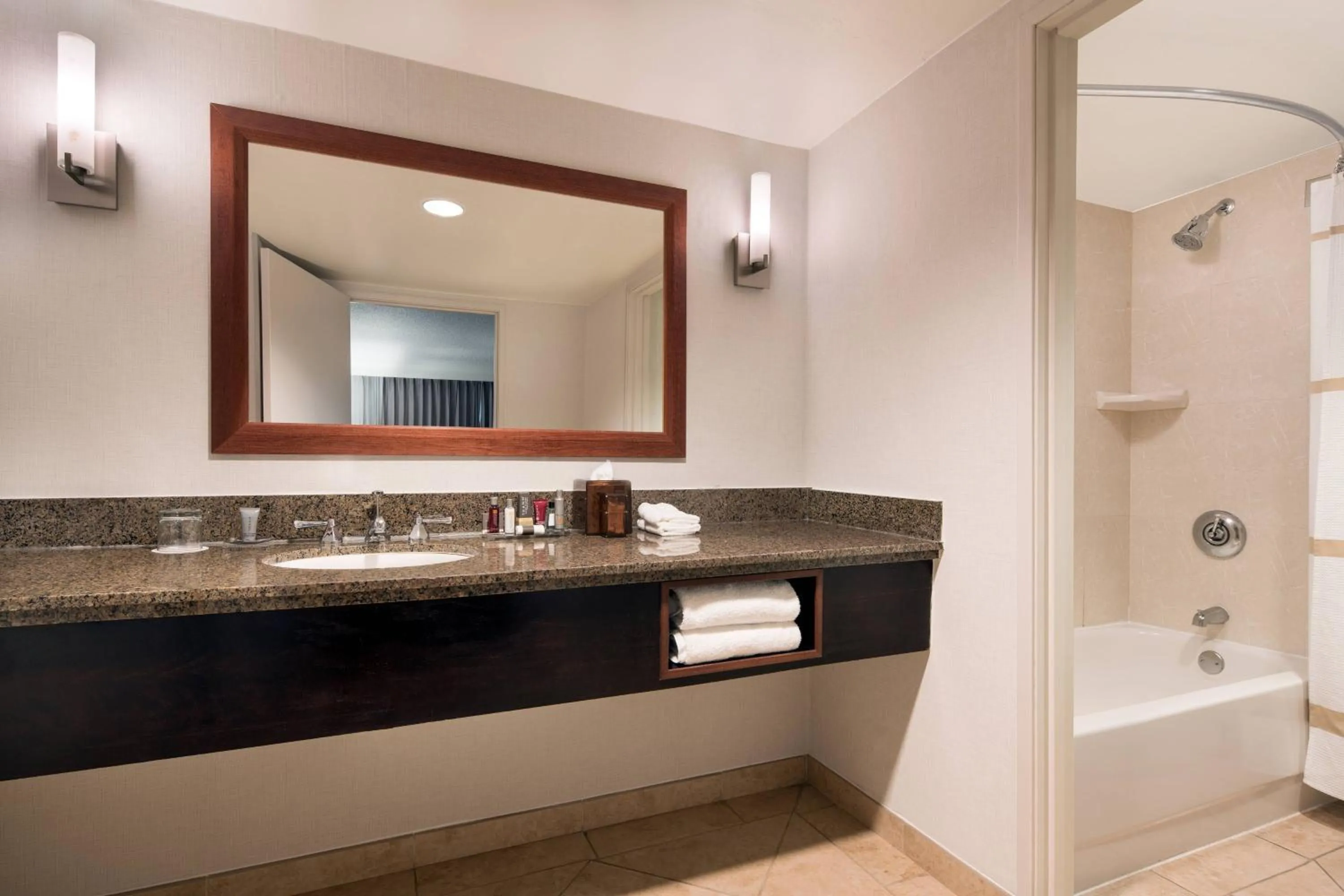 Bathroom in Bakersfield Marriott at the Convention Center