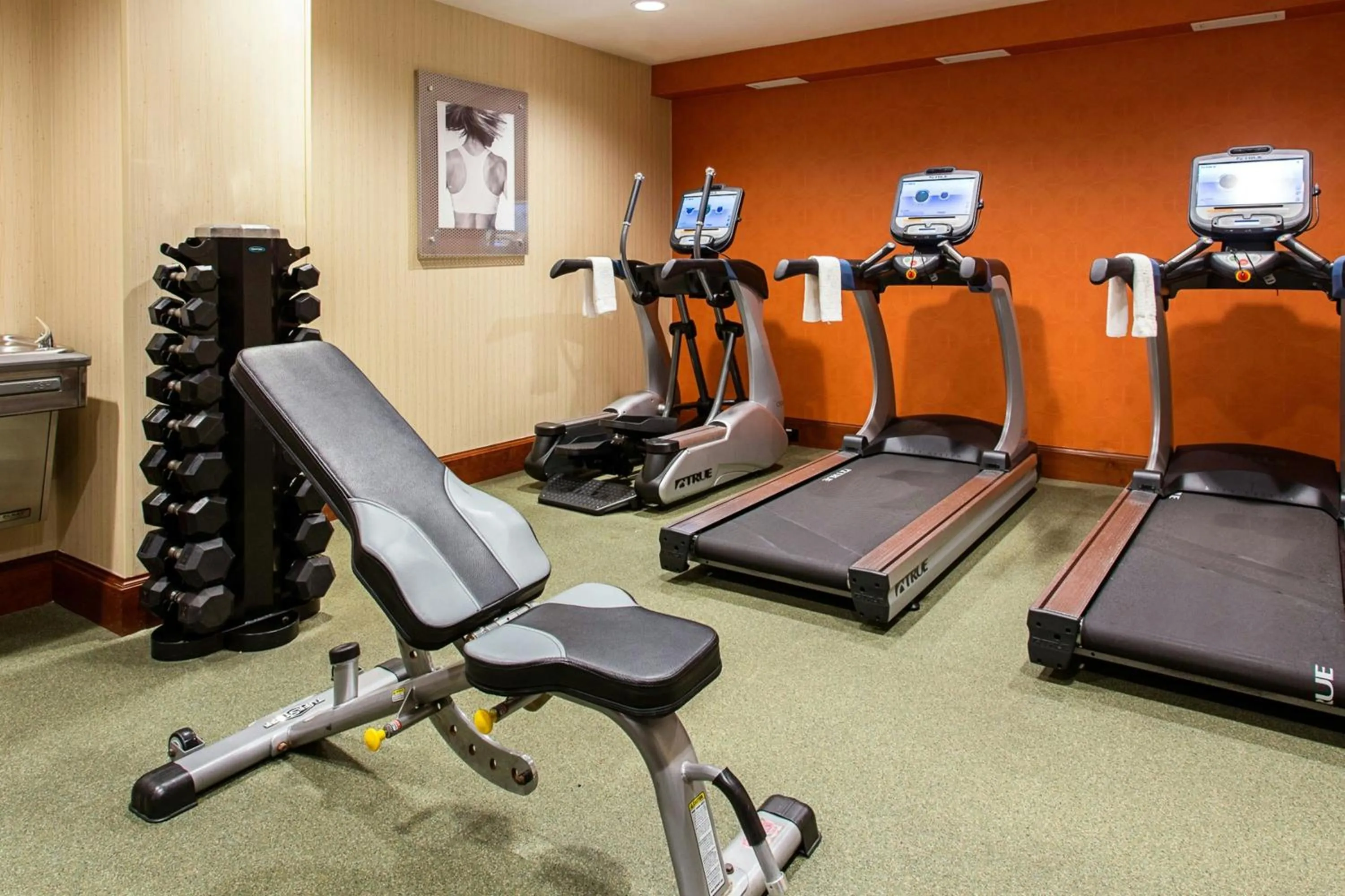 Fitness centre/facilities in Courtyard Binghamton