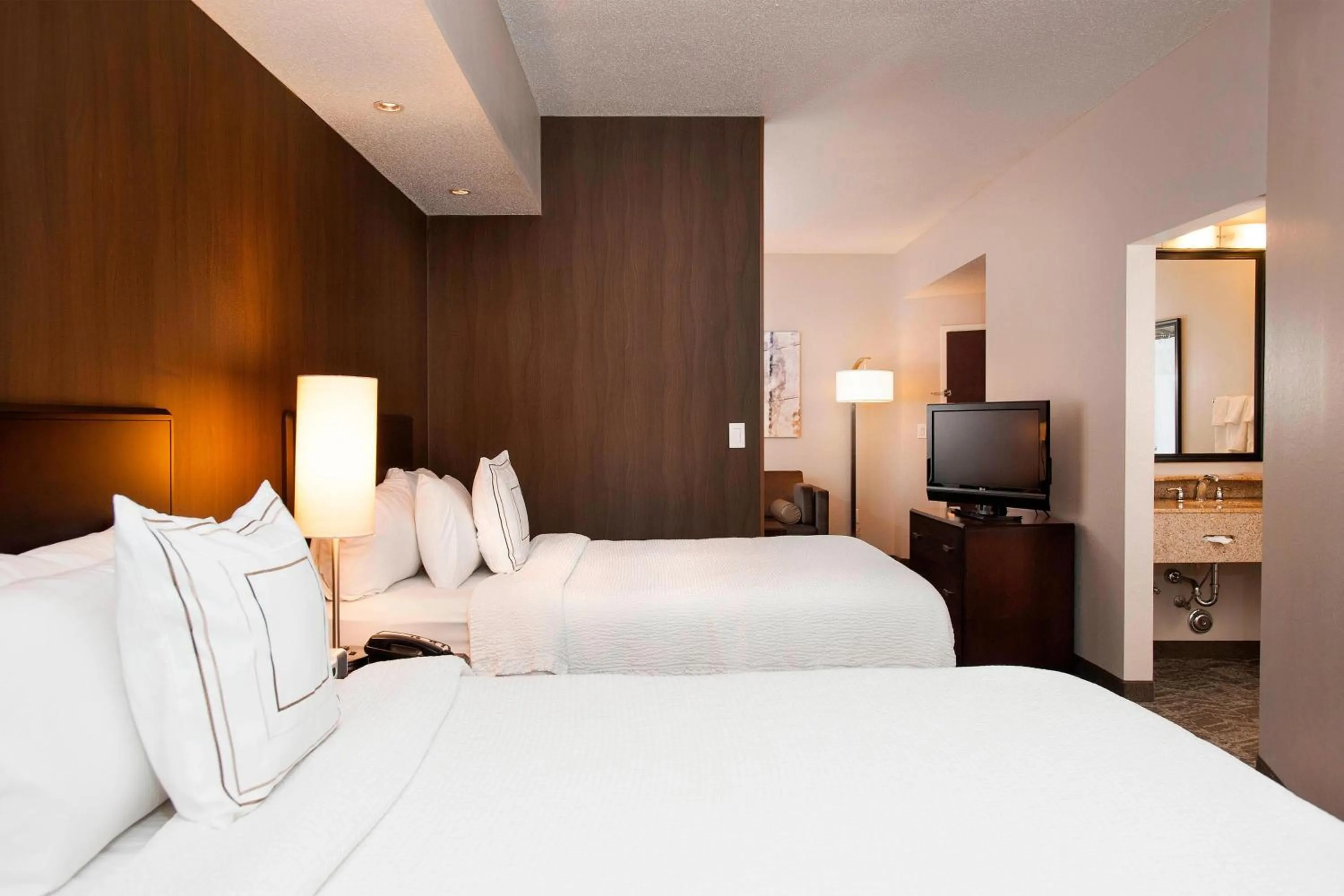 Photo of the whole room, Bed in SpringHill Suites Birmingham Colonnade