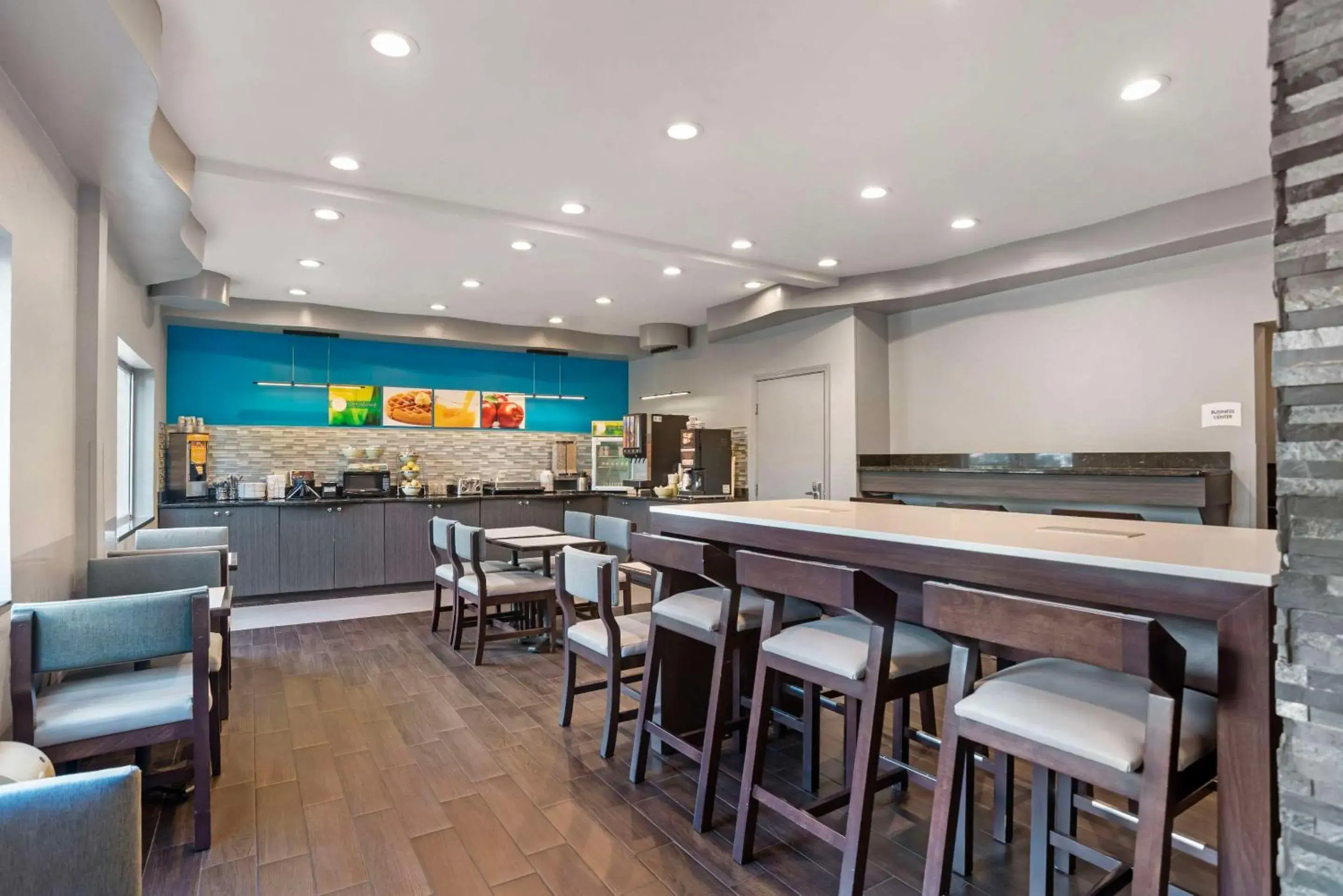 Food and drinks in Quality Inn & Suites Birmingham - Highway 280 Food and drinks in Quality Inn & Suites Birmingham - Highway 280