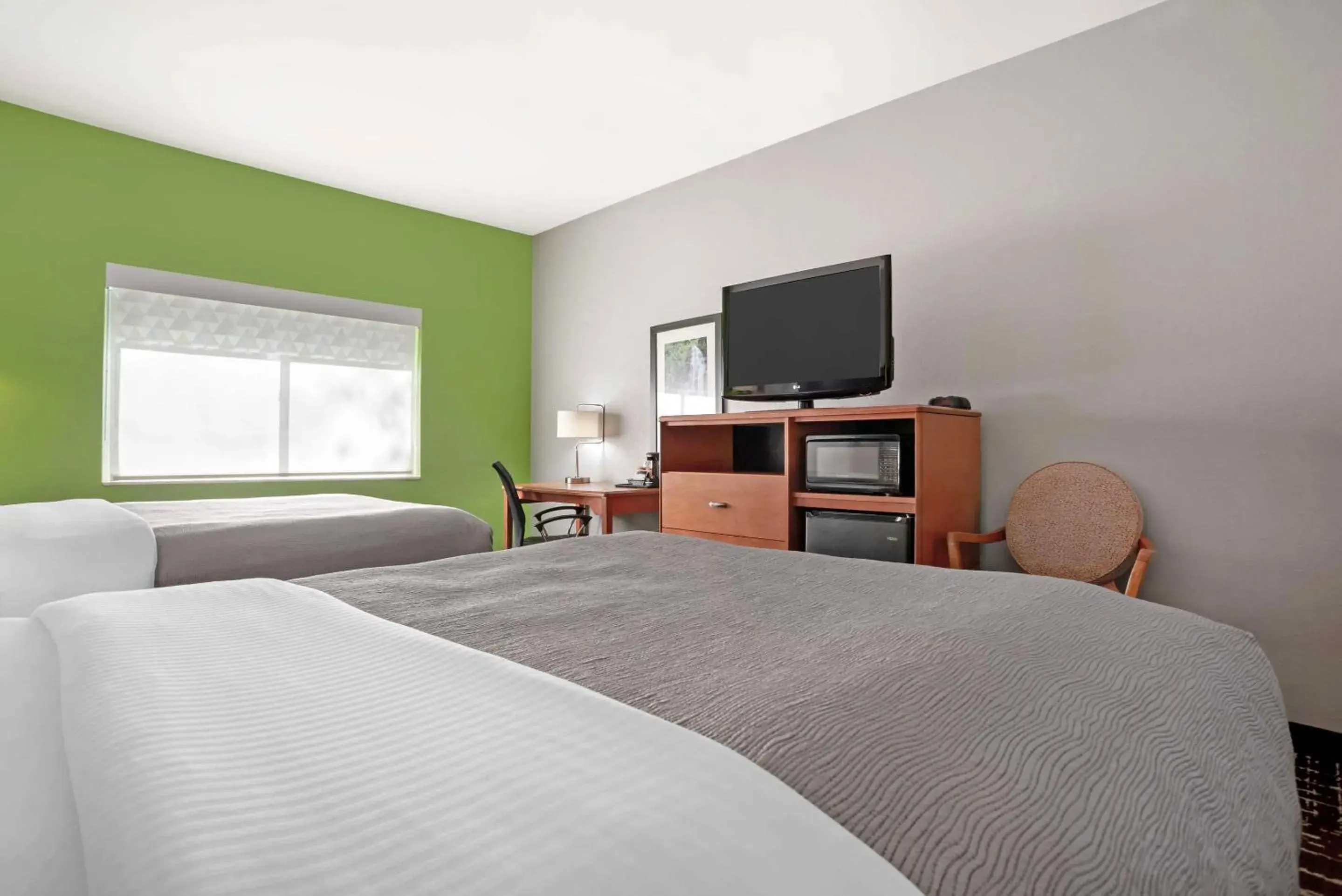 Bedroom, Bed in Quality Inn & Suites Birmingham - Highway 280 Bedroom, Bed in Quality Inn & Suites Birmingham - Highway 280