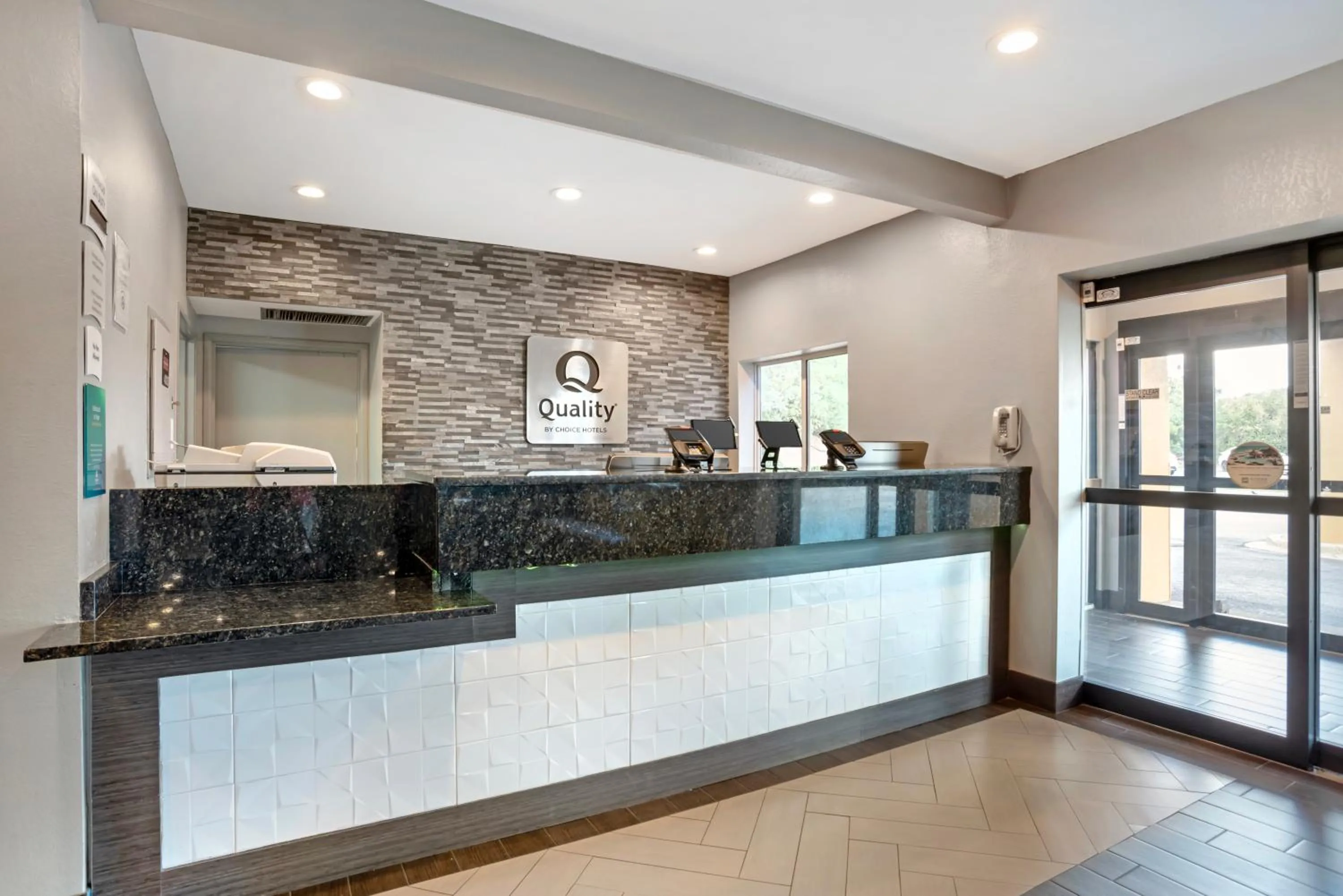 Property building in Quality Inn & Suites Birmingham - Highway 280