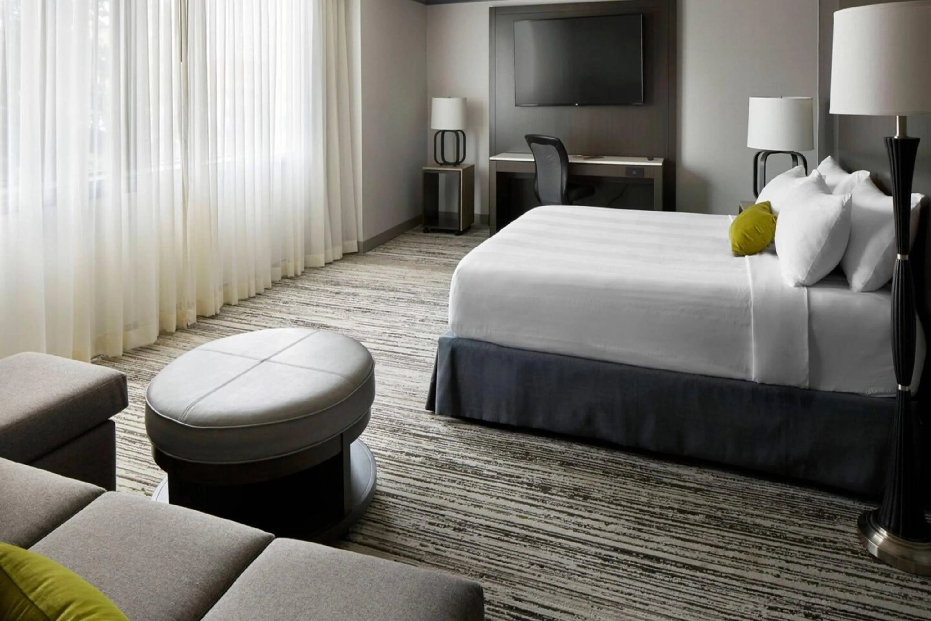 Bedroom, Bed in Marriott Birmingham Grandview