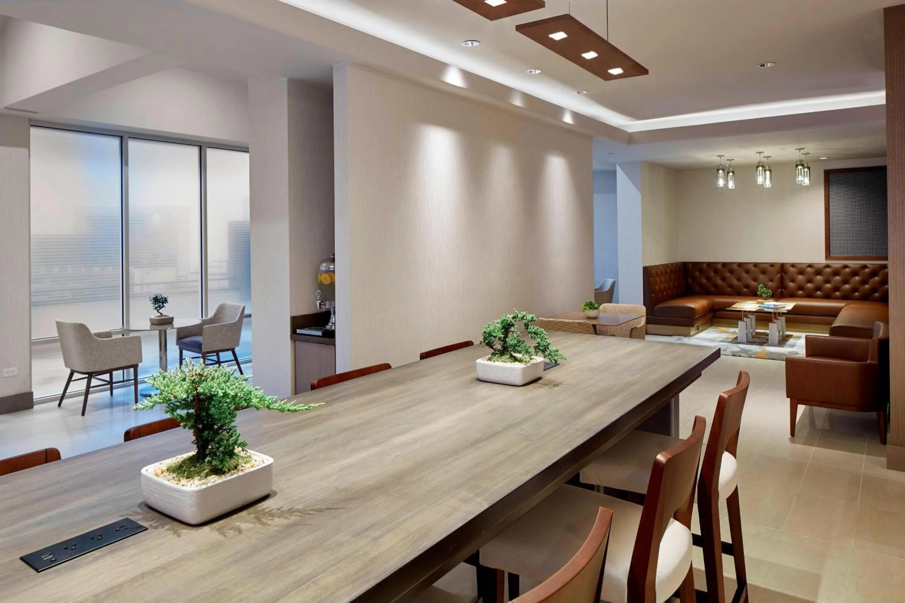 Lounge or bar in Marriott Birmingham Grandview