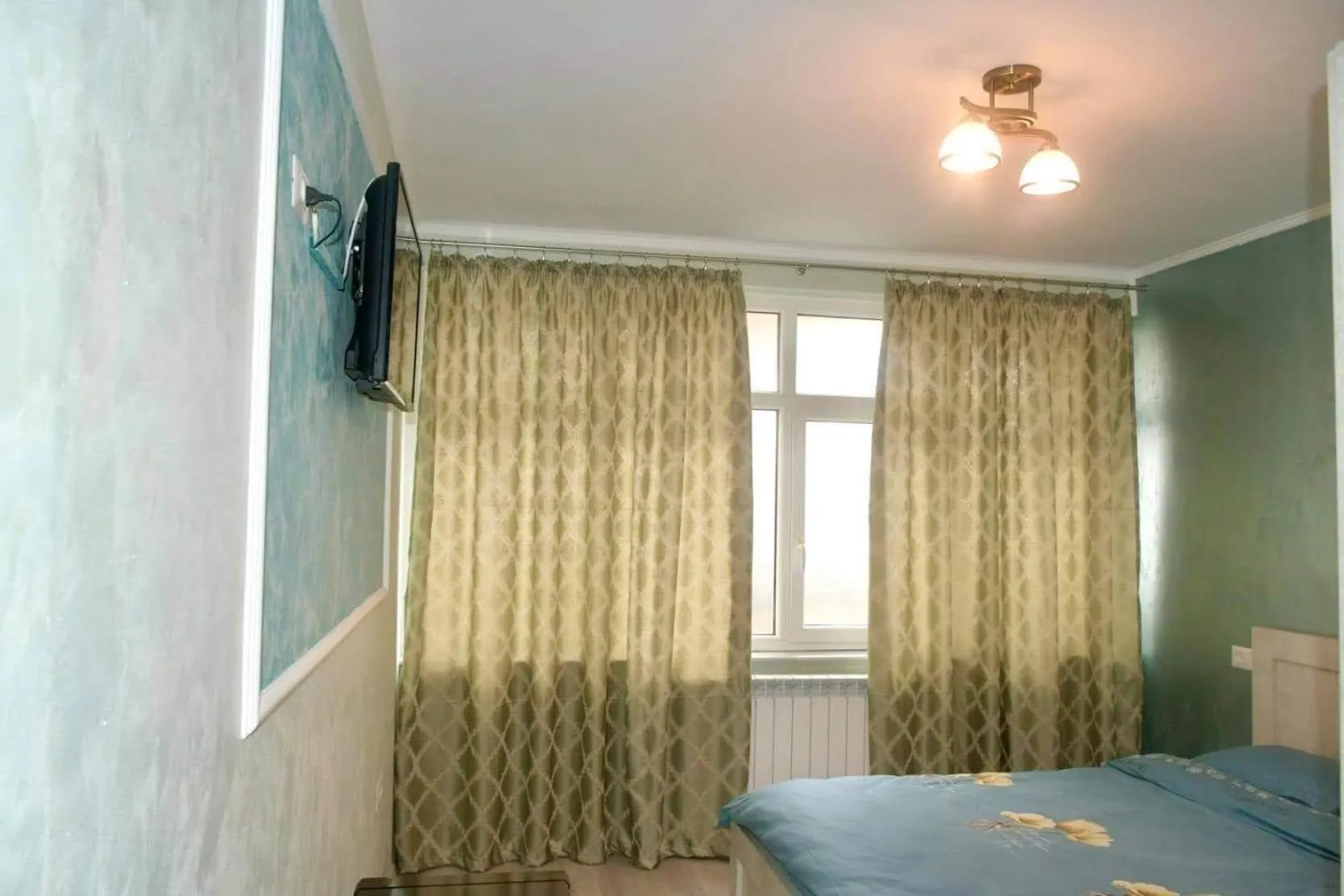 Bed in Pensiunea Red Rock