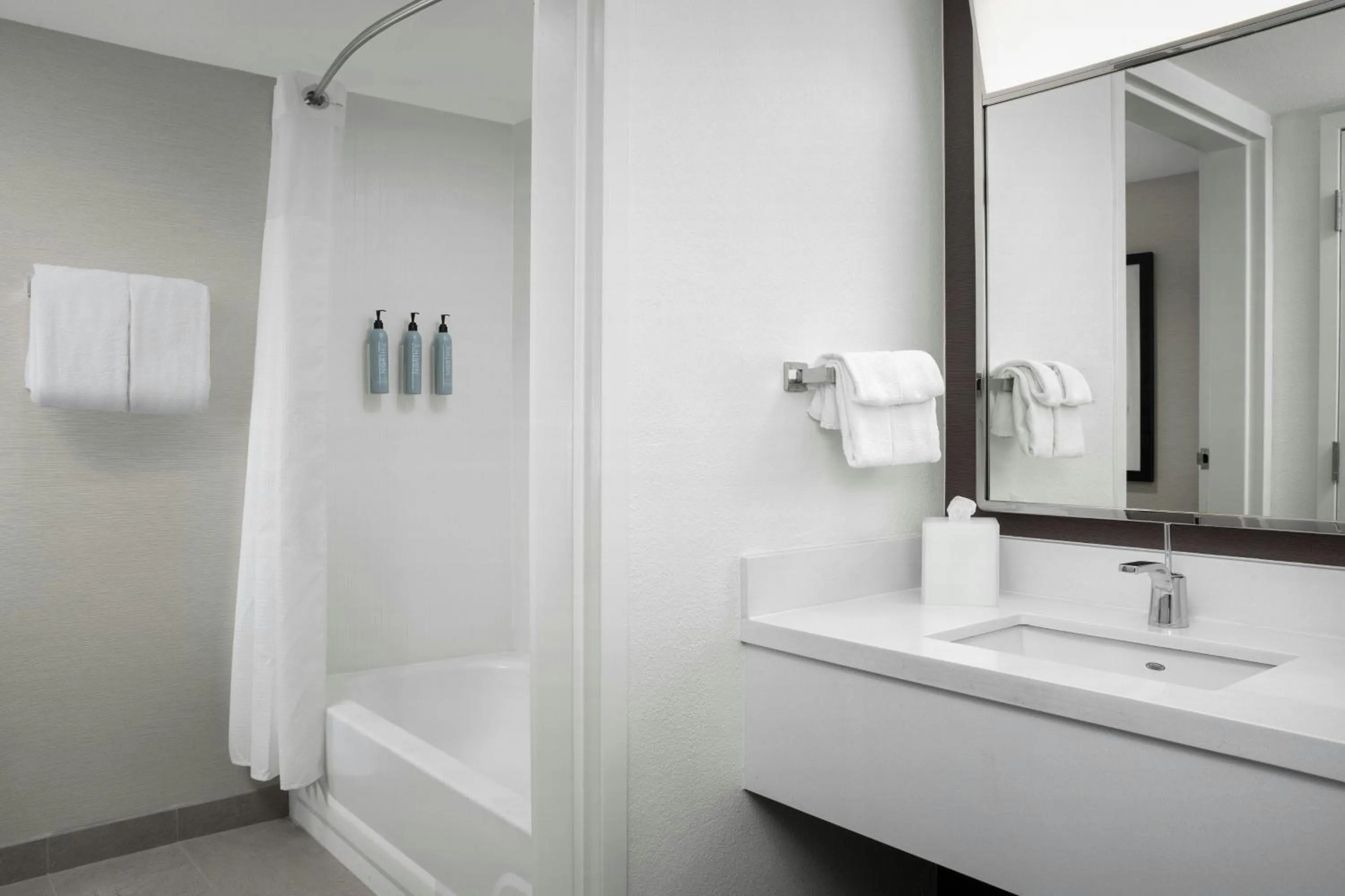 Bathroom in Courtyard by Marriott Bloomington