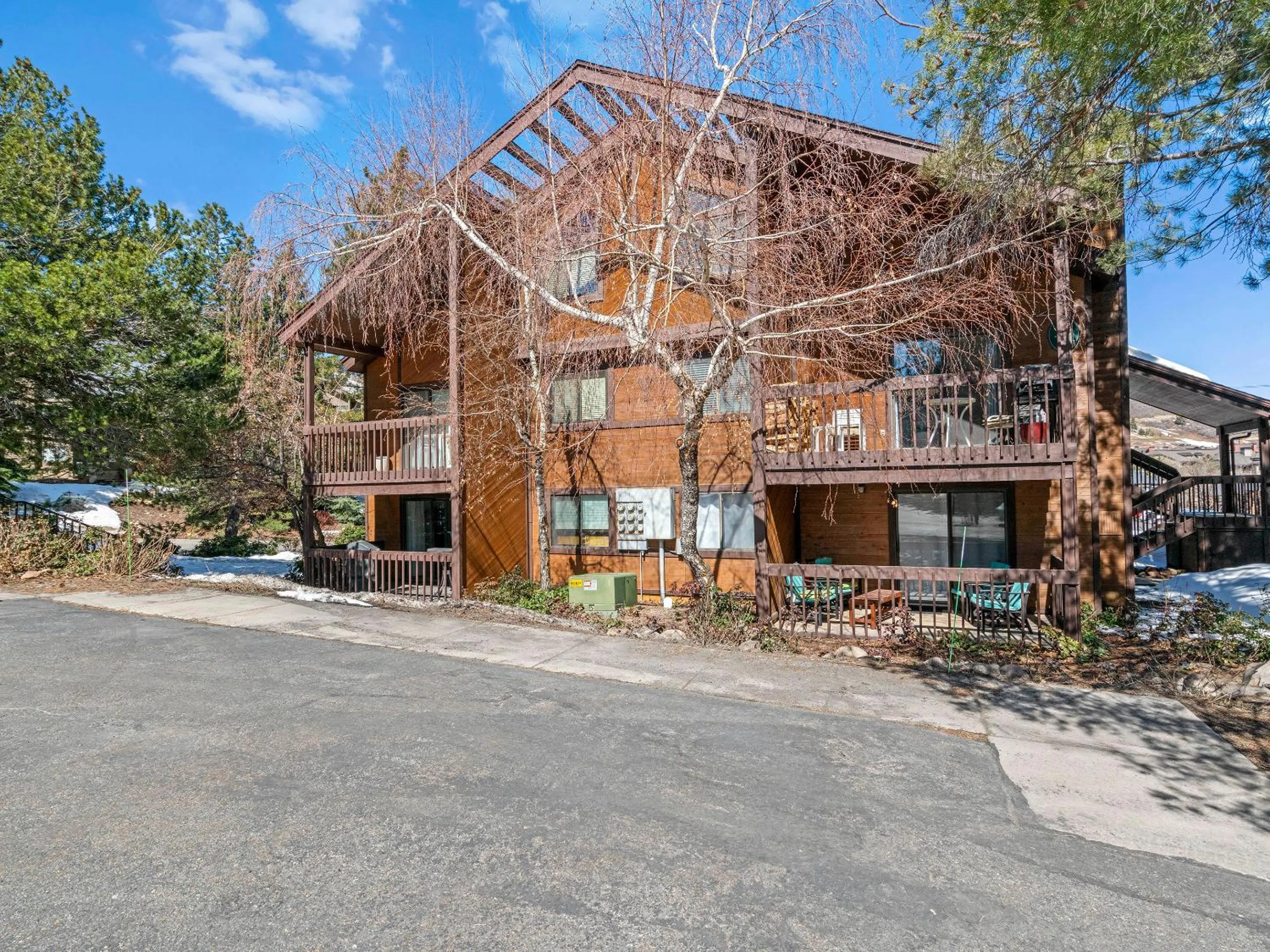 Property building in Red Pine Condominiums by All Seasons Resort Lodging