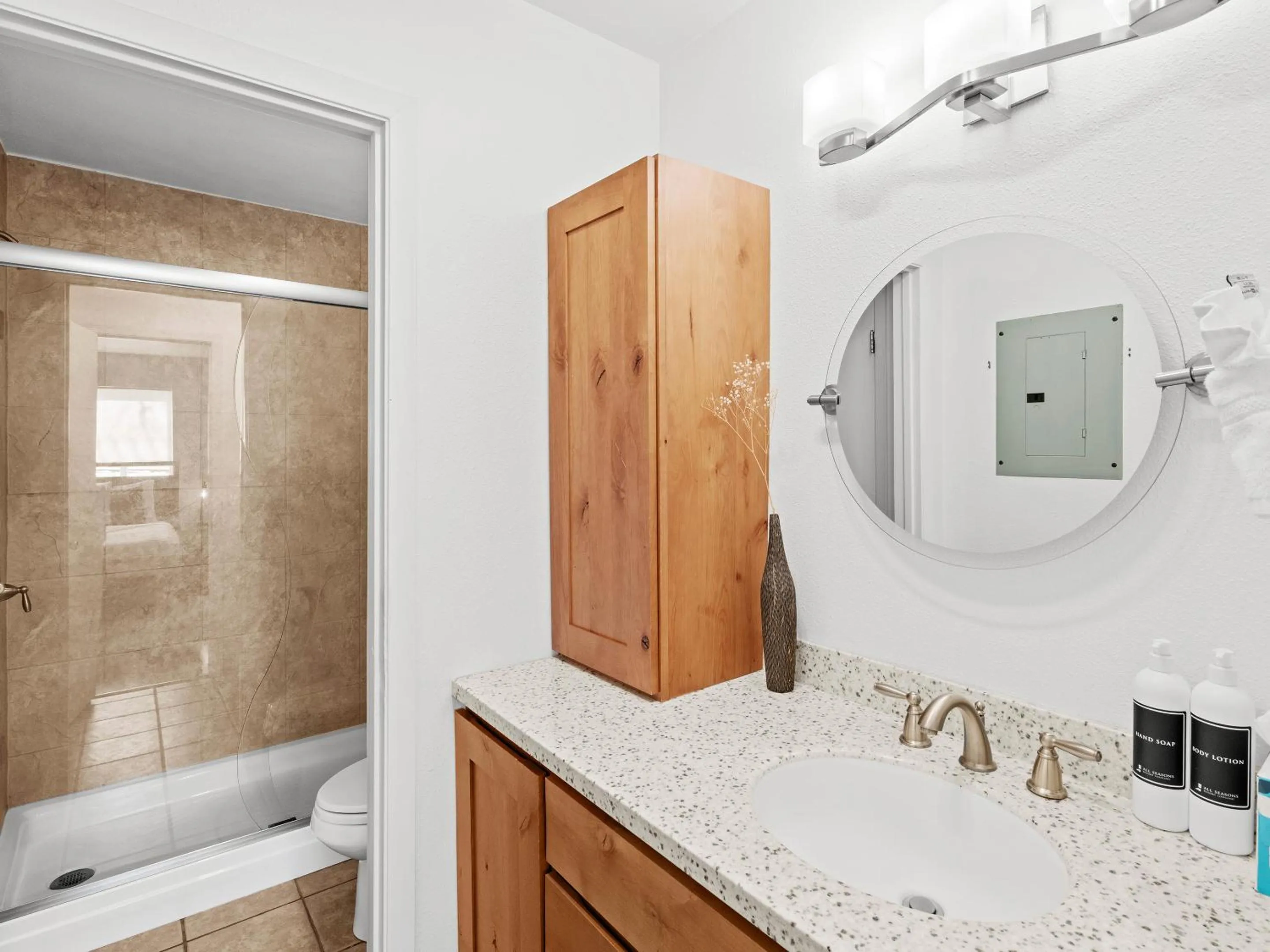 Bathroom in Red Pine Condominiums by All Seasons Resort Lodging