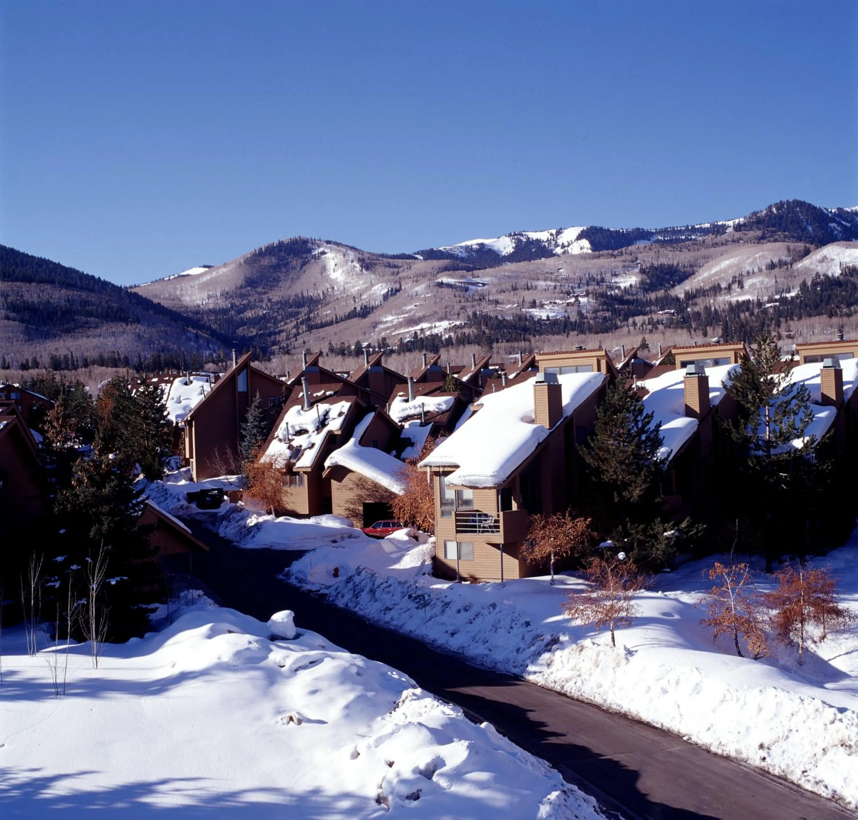 Facade/entrance in Red Pine Condominiums by All Seasons Resort Lodging