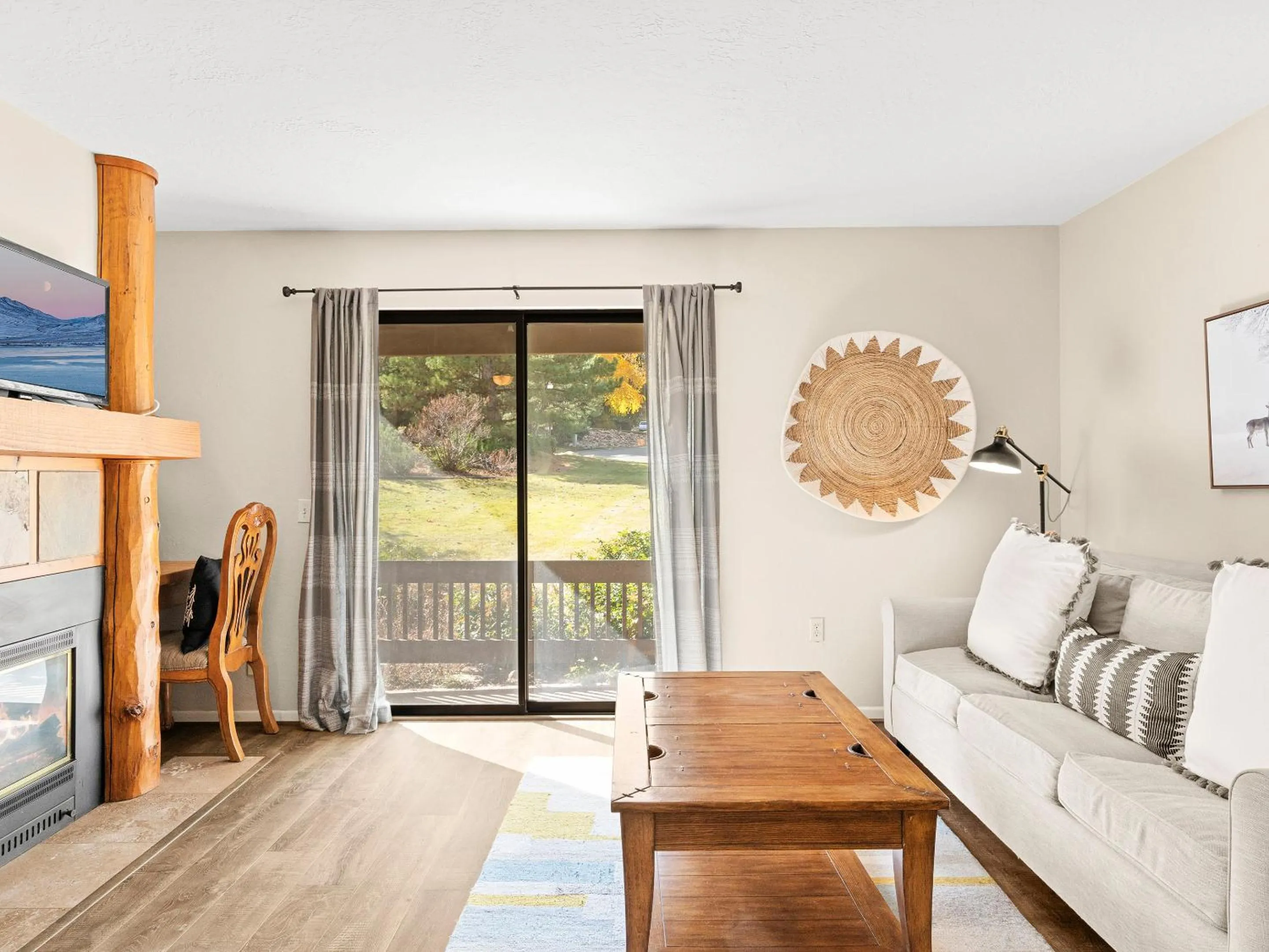 Living room in Red Pine Condominiums by All Seasons Resort Lodging