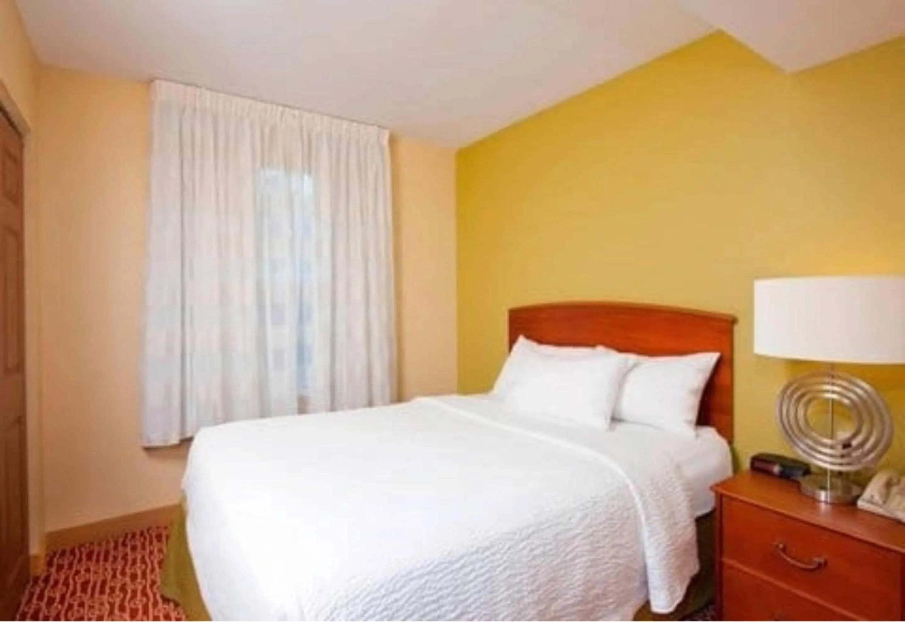 Bedroom, Bed in MainStay Suites Bloomington near University