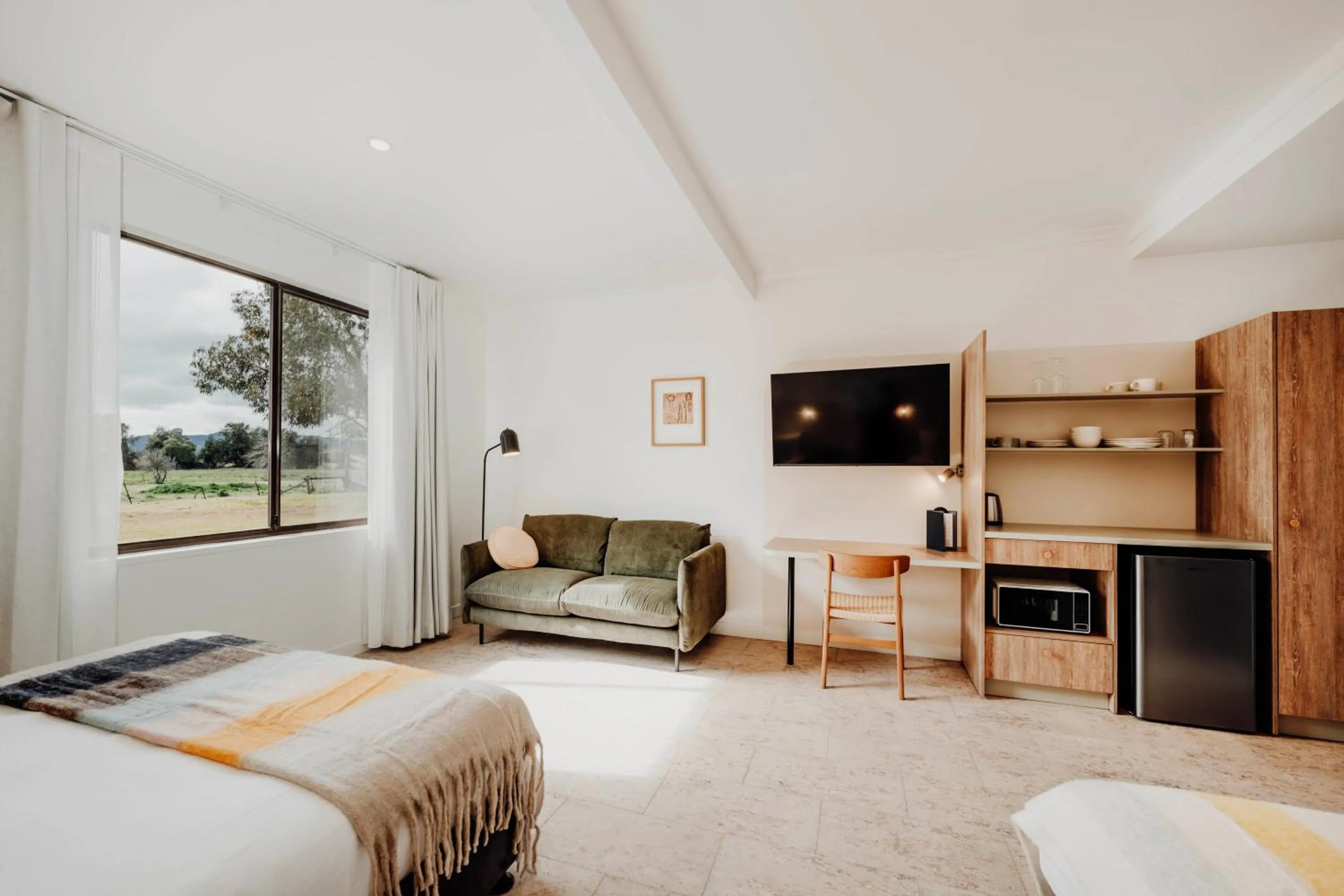 Photo of the whole room, Bed in The Cudgee at Mudgee